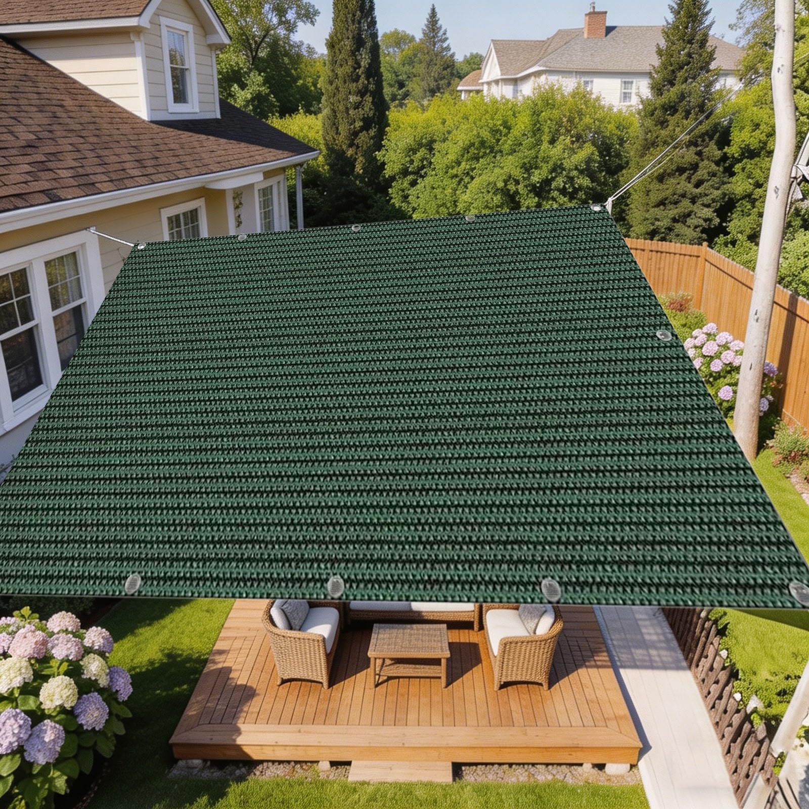 Filet d'ombrage de jardin vert foncé pour repas sur la terrasse d'été