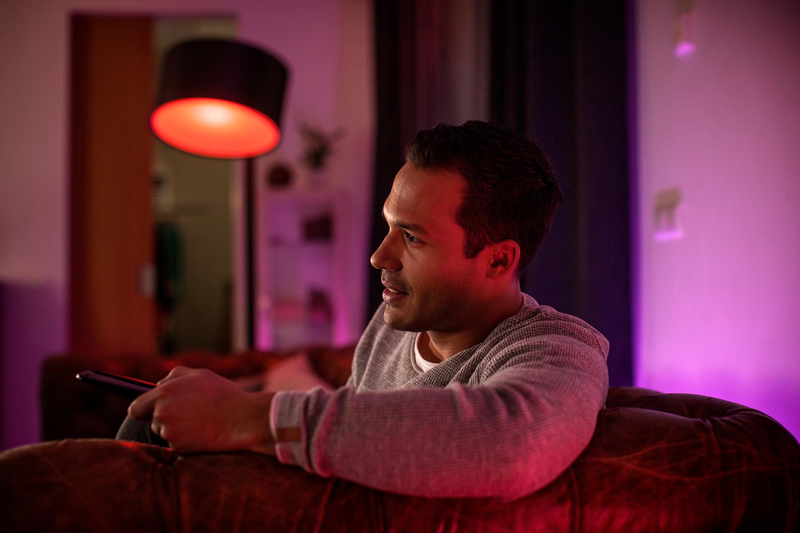 Philips Hue Bombilla LED B22, 10 W (potencia equivalente 60W), 220 V-240 V, Ángulo de haz -160° + - 20°, luz blanca y de color