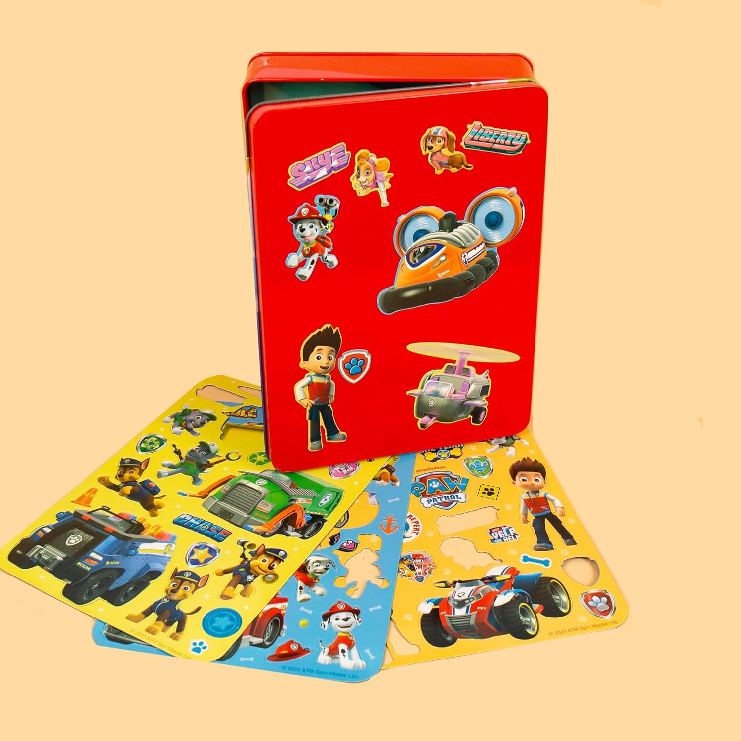 Paw Patrol Magnetic Playset, 75 Mix & Match Dress Up Magnets, 2-in-1 Storage Tin & Play Space, Fun Paw Patrol Toy for Kids 3 & Up, Great Travel Activity for Kids and Toddlers, Paw Patrol Activities