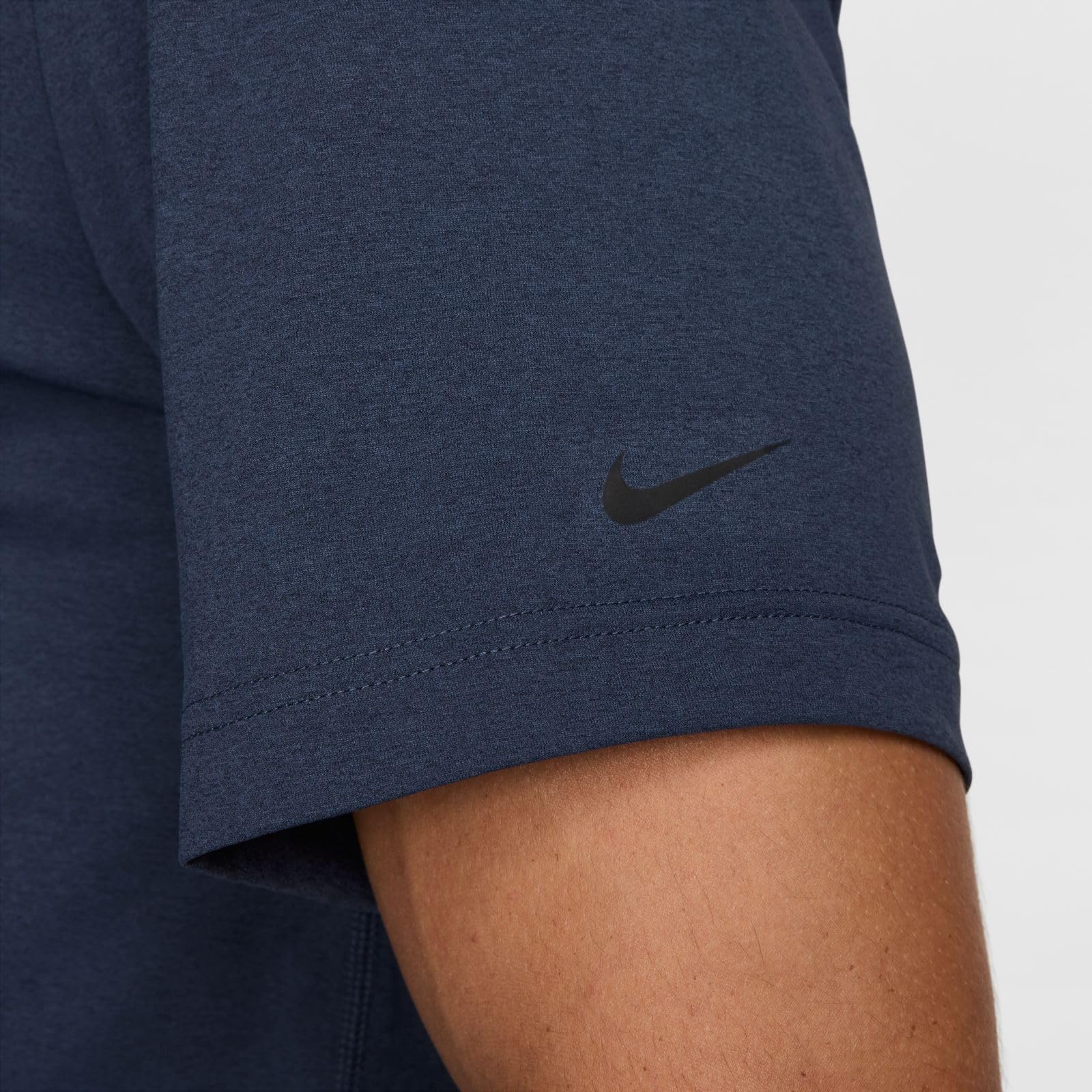 Nike Herren Dri-fit Uv Hyverse Ss Swoosh T-Shirt (1er Pack)