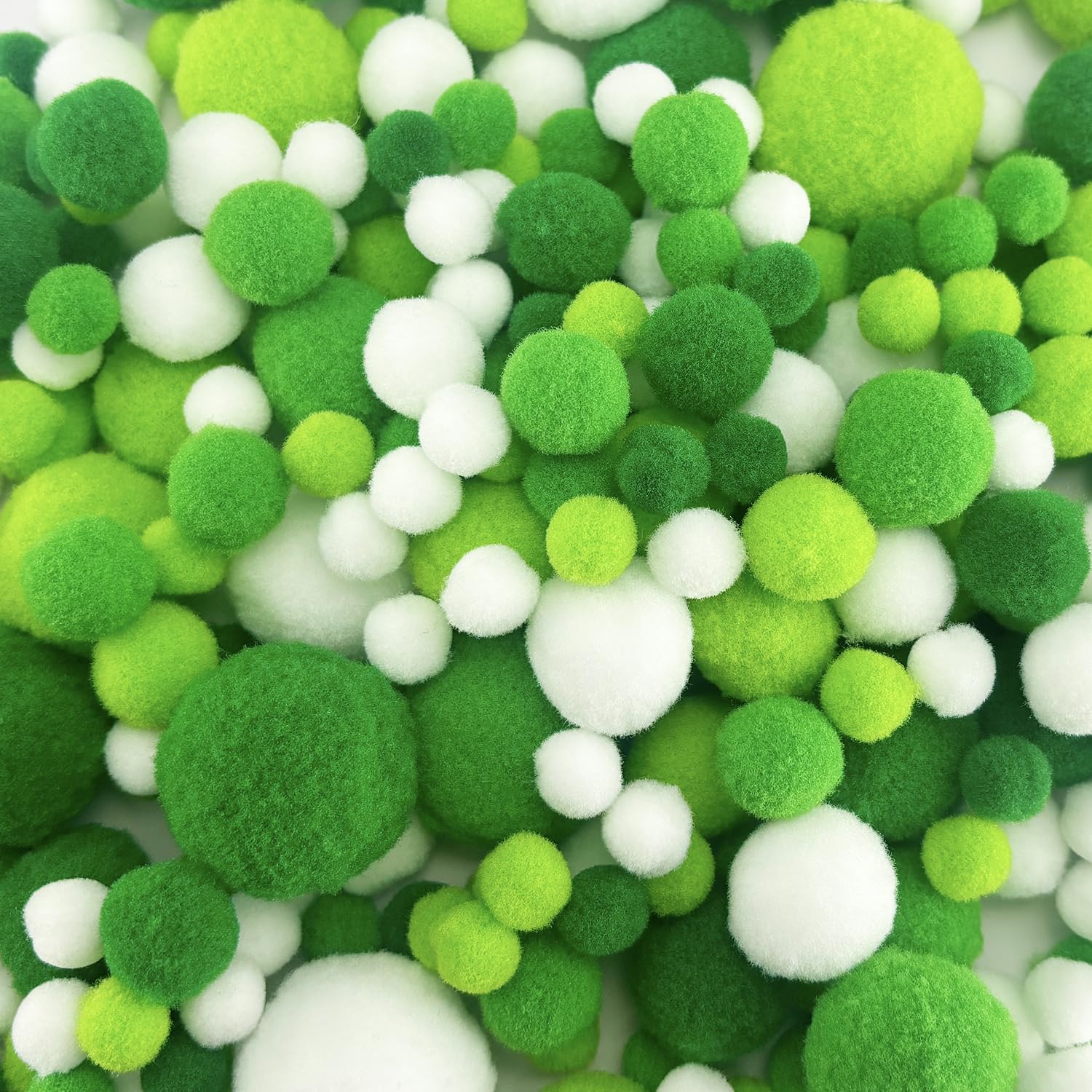 Jxpinet 1000 Pcs 5 Sizes 1 cm to 3 cm Fuzzy Pom Poms Balls, Assorted Pompoms Balls for Arts and Craft Making Decorations (Green Series)