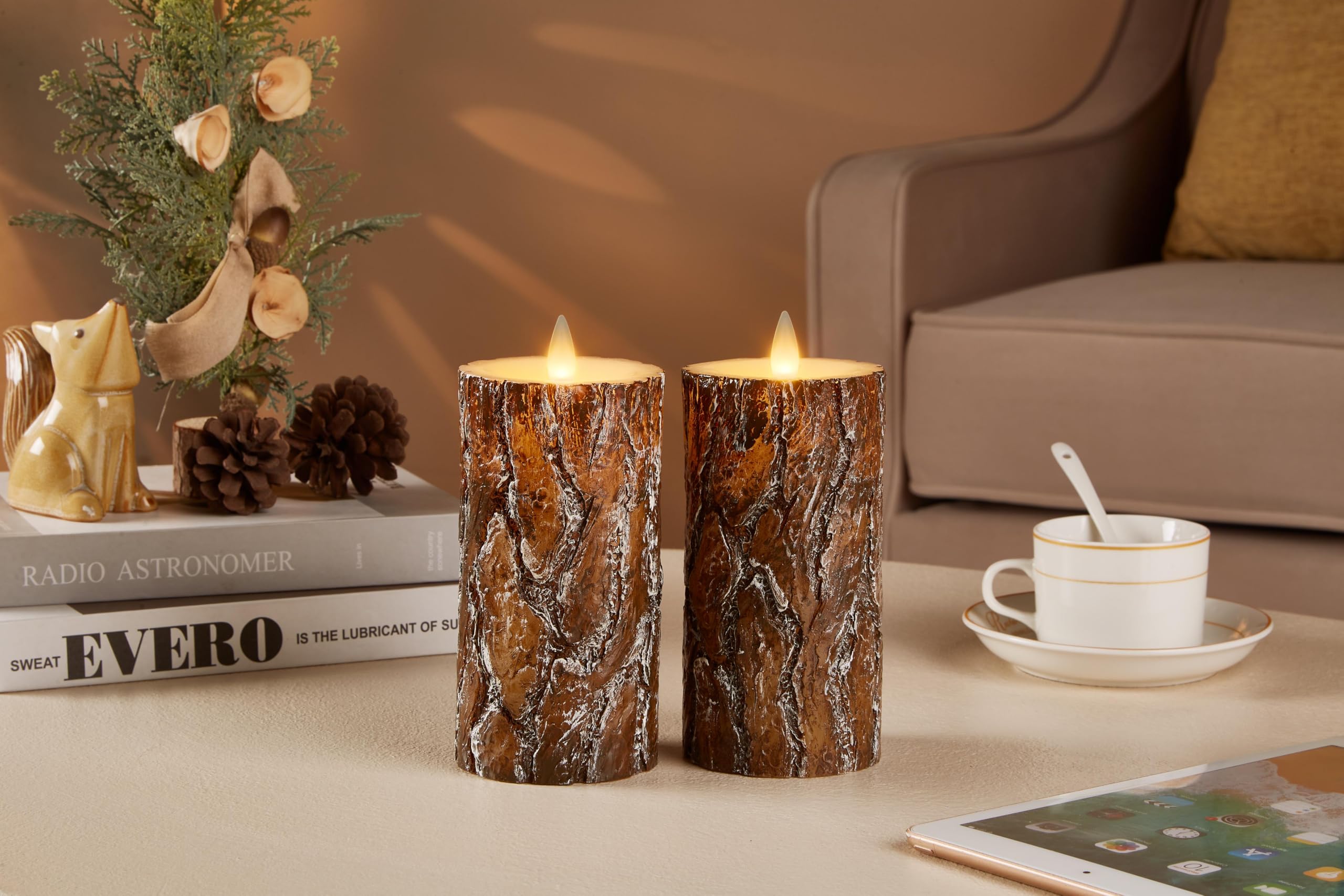 Wiederaufladbare flammenlose Stumpenkerze mit Fernbedienung, 3D-bewegliche Flamme, Echtwachs-LED-Stumpenkerzen (Kiefer, 7,6 x 15,2 cm)