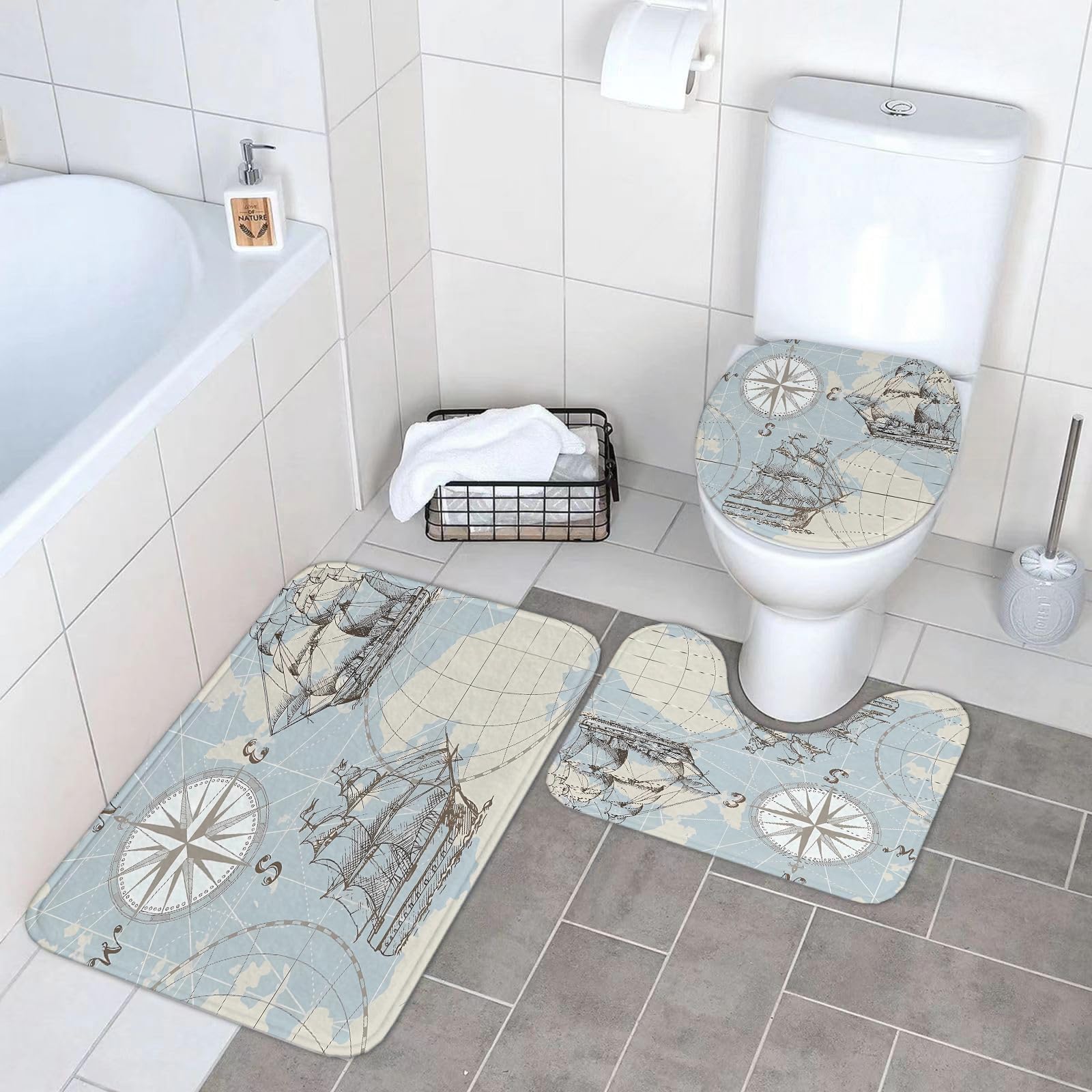 Set di 3 tappetini da Bagno, Lavabili in Lavatrice e Antiscivolo, in Morbida Fibra Superfine, con Motivo a Cuciture Marine e antichi Simboli nautici: Bussola e Nave.