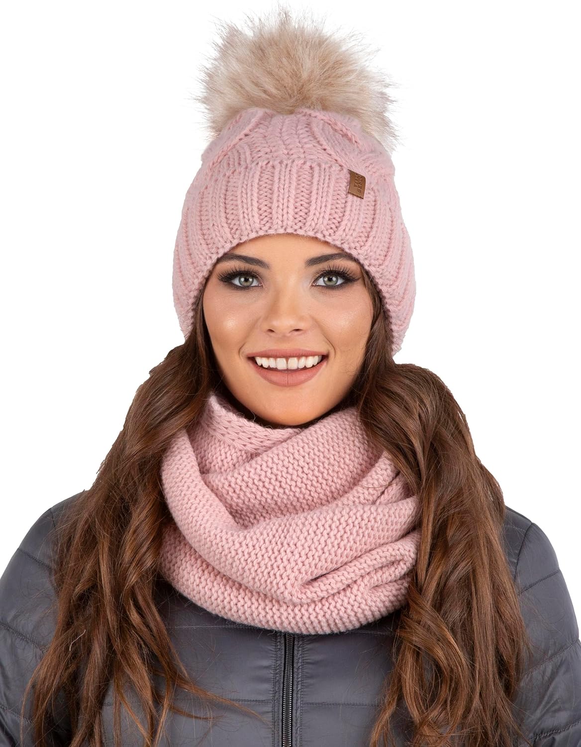 VIVISENCE Dames Pomponmuts en Sjaal Set Warm Hoofddeksel En VIVISENCE Dames Pomponmuts en Sjaal Set Warm Hoofddeksel En