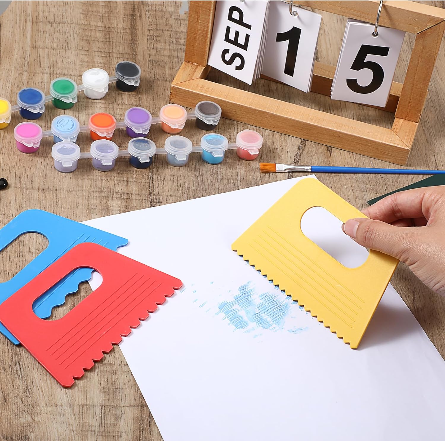 8 Pcs Plastic Texture Scrapers, Texture Painting Tools Pattern Scrapers Plastic Paint Scraper Tool Textured Art Tools DIY Graffiti Oil Painting and Drawing Play for Textures Arts on Canvas