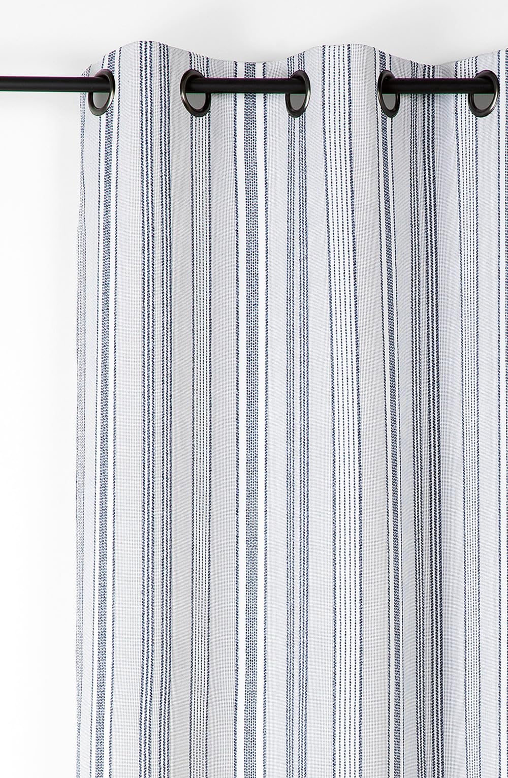 LINDER Rideau Outdoor à Rayures - tissé et Teint en France - Finition Oeillets Canon de Fusil antioxydant - Coloris Bleu Méditerrannée - Dimensions 140x265cm - 100% Polypropylène - Collection Plage