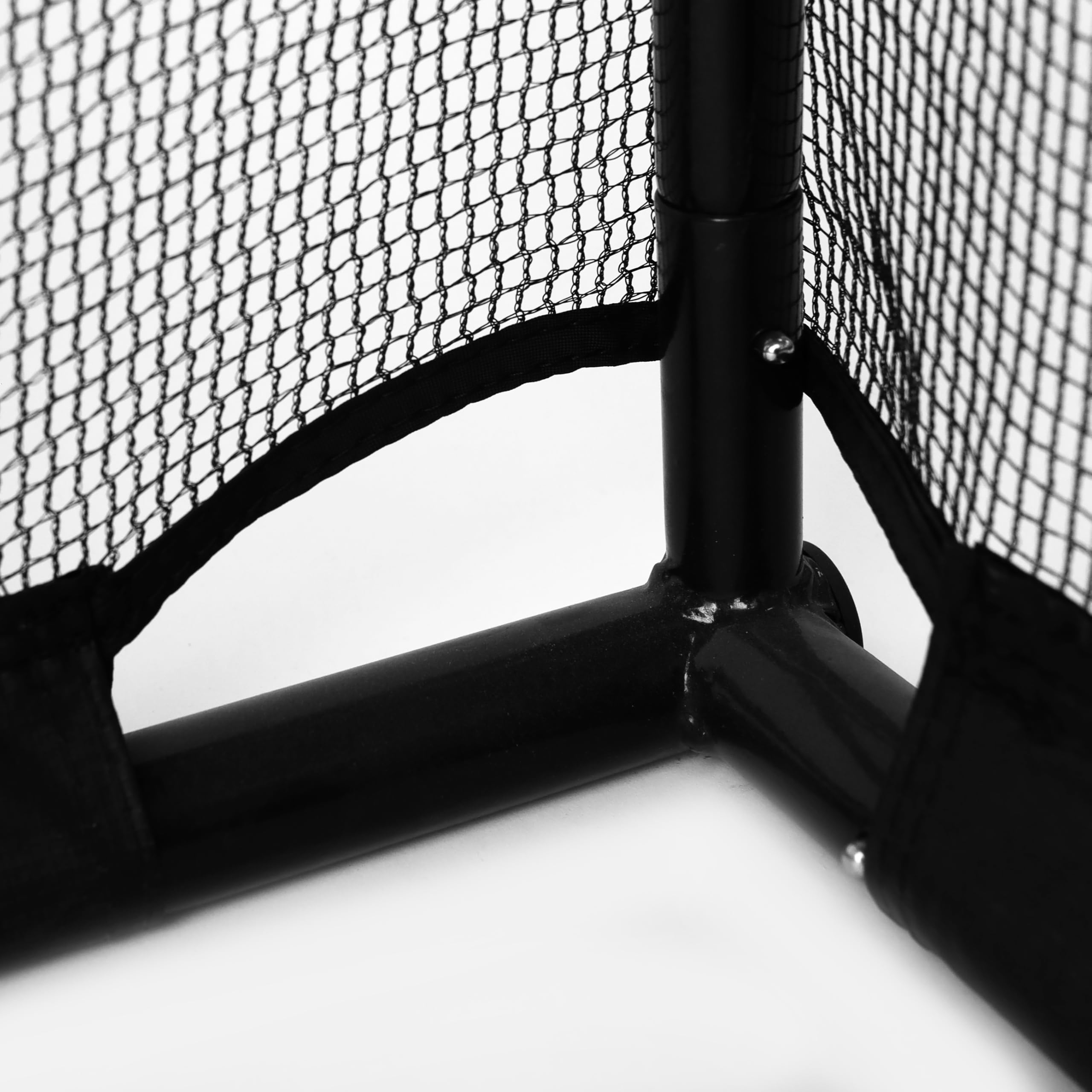 Metalowa bramka piłkarska z siatką treningowa do gry w piłkę nożną 180x120x60 cm czarna
