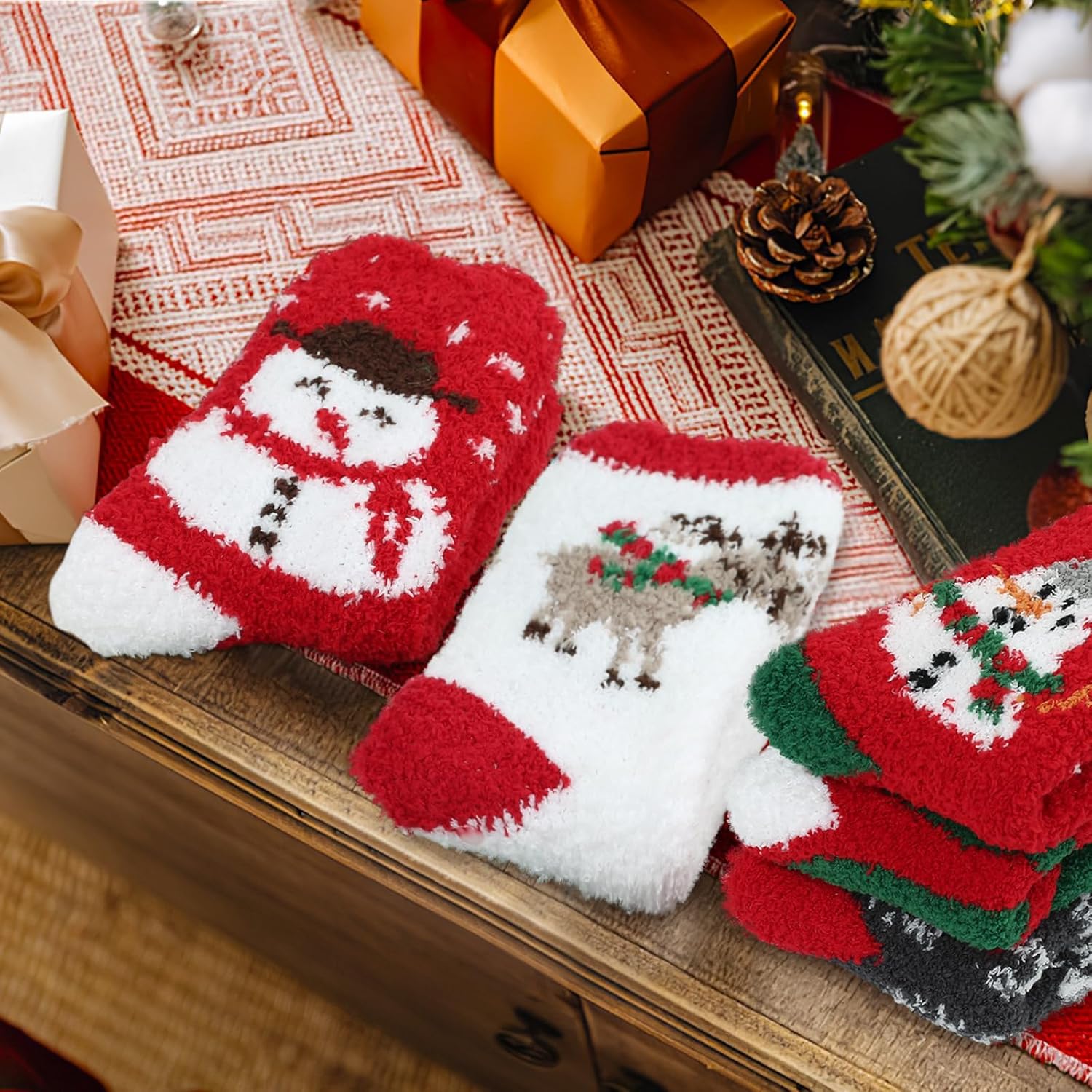 YOGINGO 6 Pairs Christmas Socks Women - Fuzzy Christmas Socks, Colorful Warm Fluffy Slipper Socks for Women - Image 7