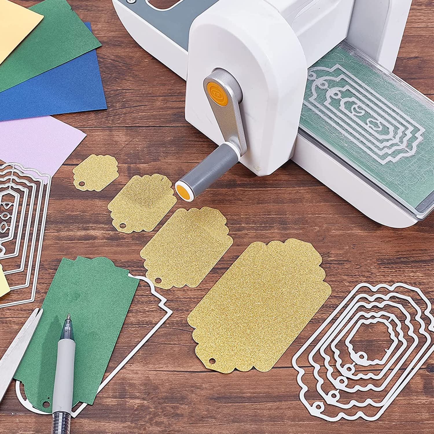 Lot de 4 matrices de découpe en métal, 4 pièces métal fleur cadre matrices de découpe gaufrage pochoirs forme de pochoir pour bricolage signet Scrapbooking carte décoration 3D Butterfly décoration Lot de 4 matrices de découpe en métal, 4 pièces métal fleur cadre matrices de découpe gaufrage pochoirs forme de pochoir pour bricolage signet Scrapbooking carte décoration 3D Butterfly décoration