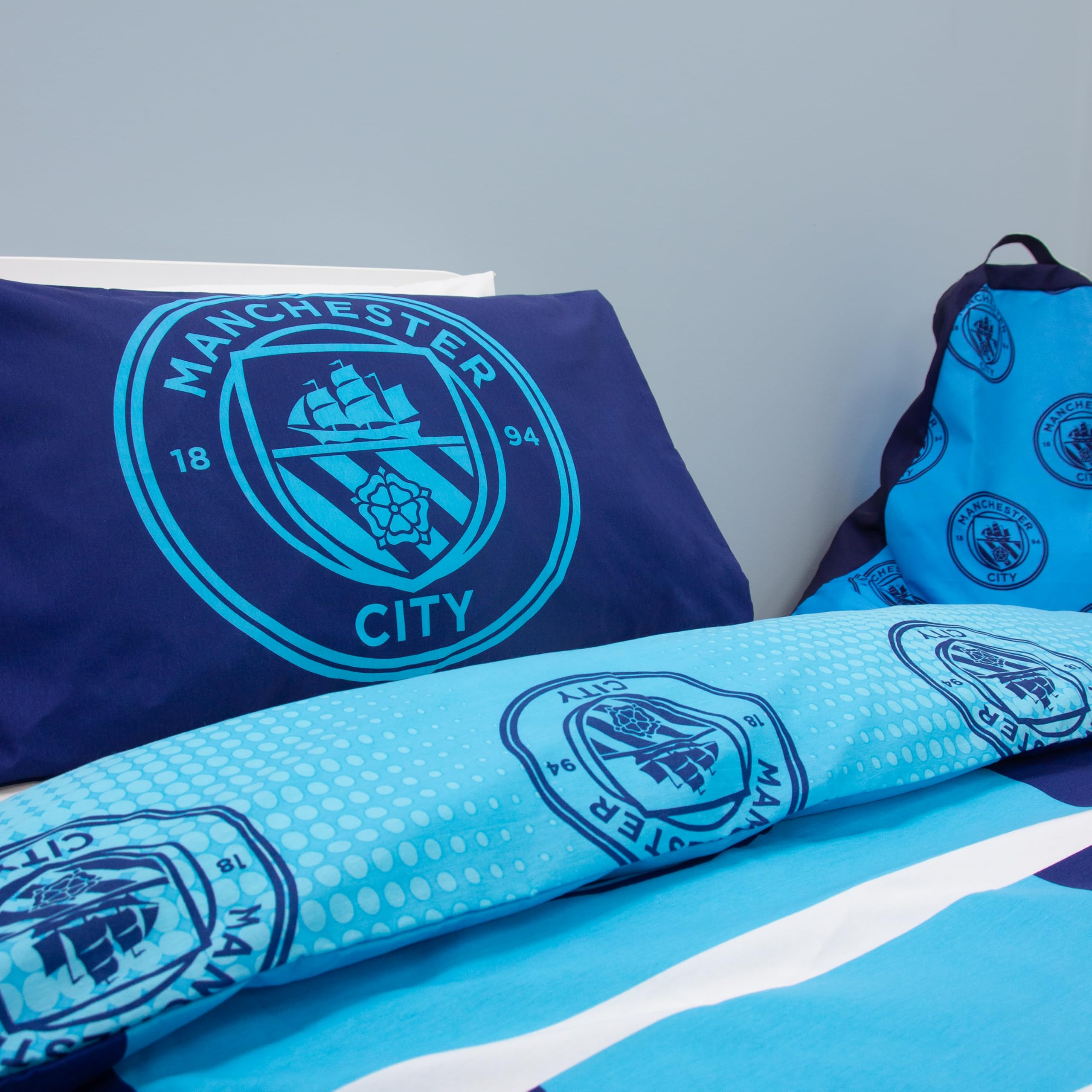 Manchester City FC Offizielles Einzelbettwäsche-Set | Design „Flashy“ | Blaues, beidseitig wendbares Fußball-Bettwäsche-Set mit passendem Kissenbezug | Offizielles Merchandise | Polycotton