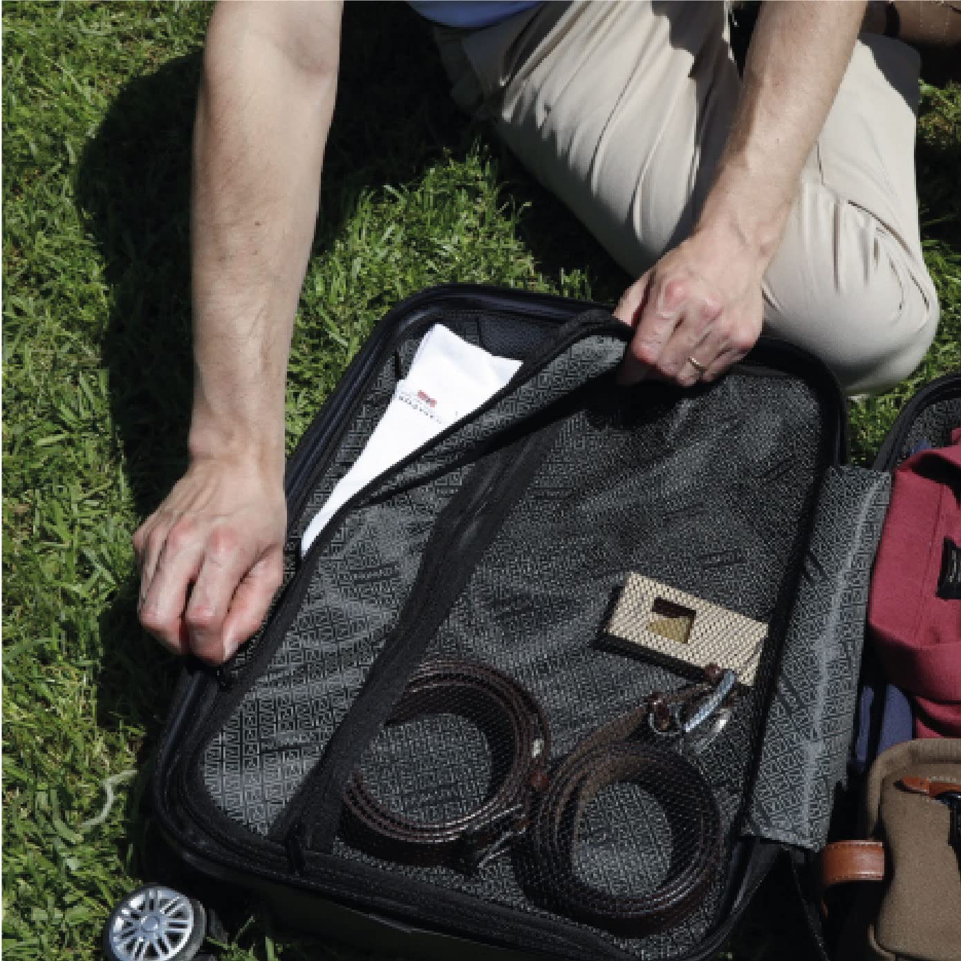 NUMADA-Juego de Maletas Rígidas 3pzs. Maleta Cabina 53cm, Maleta Mediana 63cm y Neceser. Set de Maletas de Viaje ABS Eco Friendly, 4 Ruedas Dobles, Resistentes, Ligeras y Seguras (Verde)