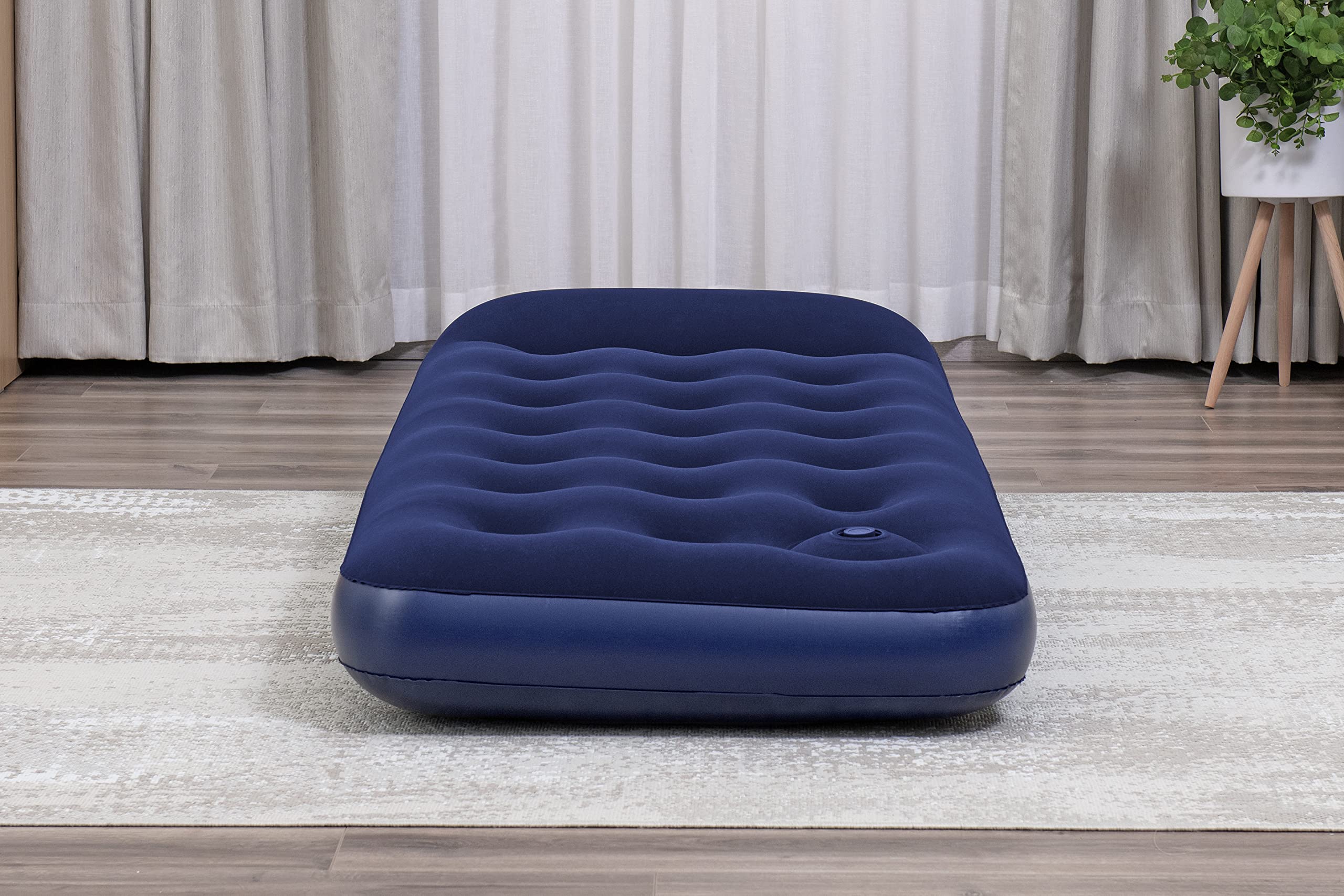 Bestway 73" x 30" x 11"/1.85m x 76 x 28 cm Air Mattress Jr Twin Built-in Foot Pump