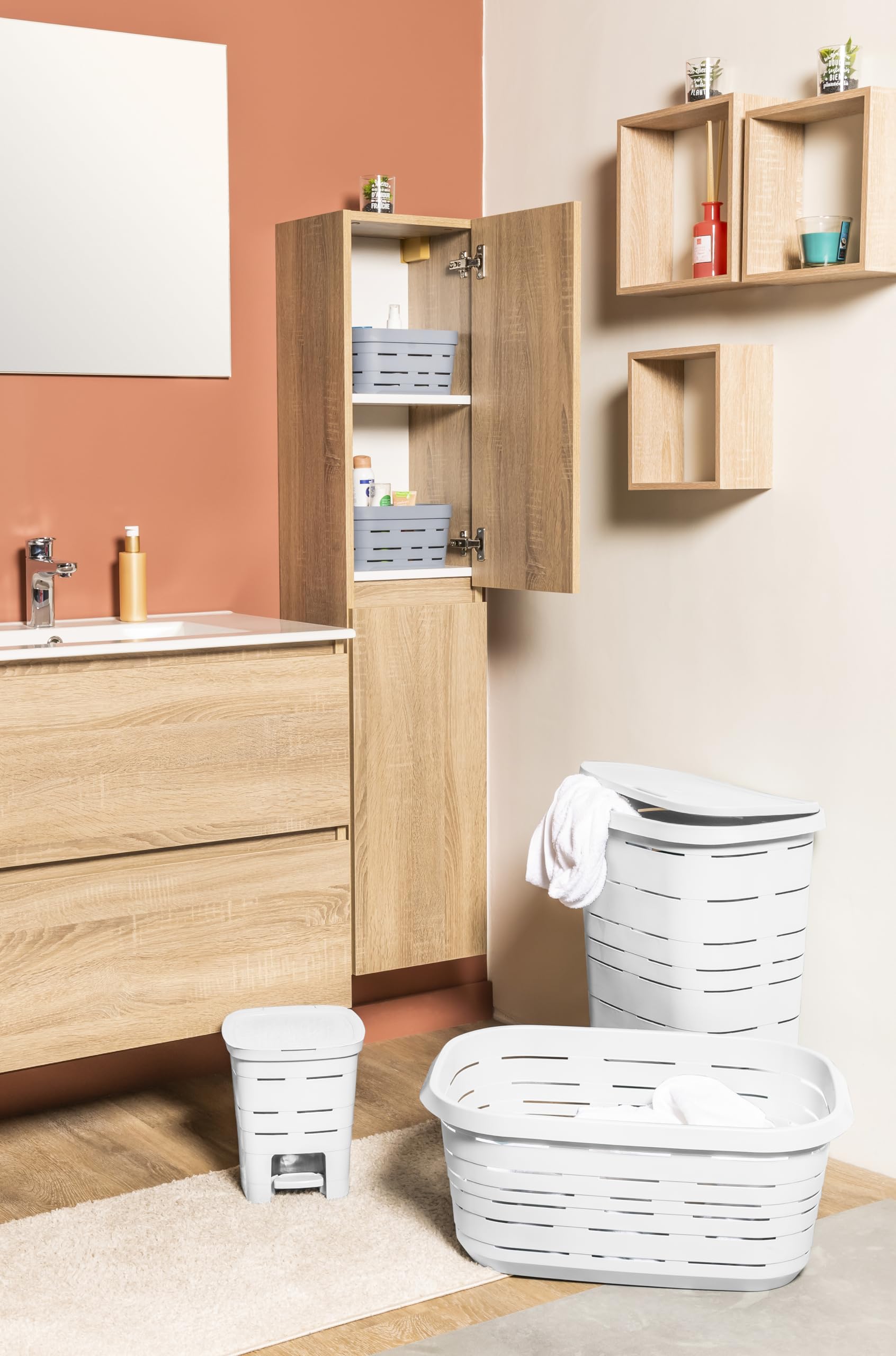 M home by Mazzei Mondex Wäschekorb aus Kunststoff, 55 l, Weiß, robuster Wäschekorb mit Deckel, 44 x 32,5 x 60,5 cm, ideal für Badezimmer, Waschküche, Schlafzimmer