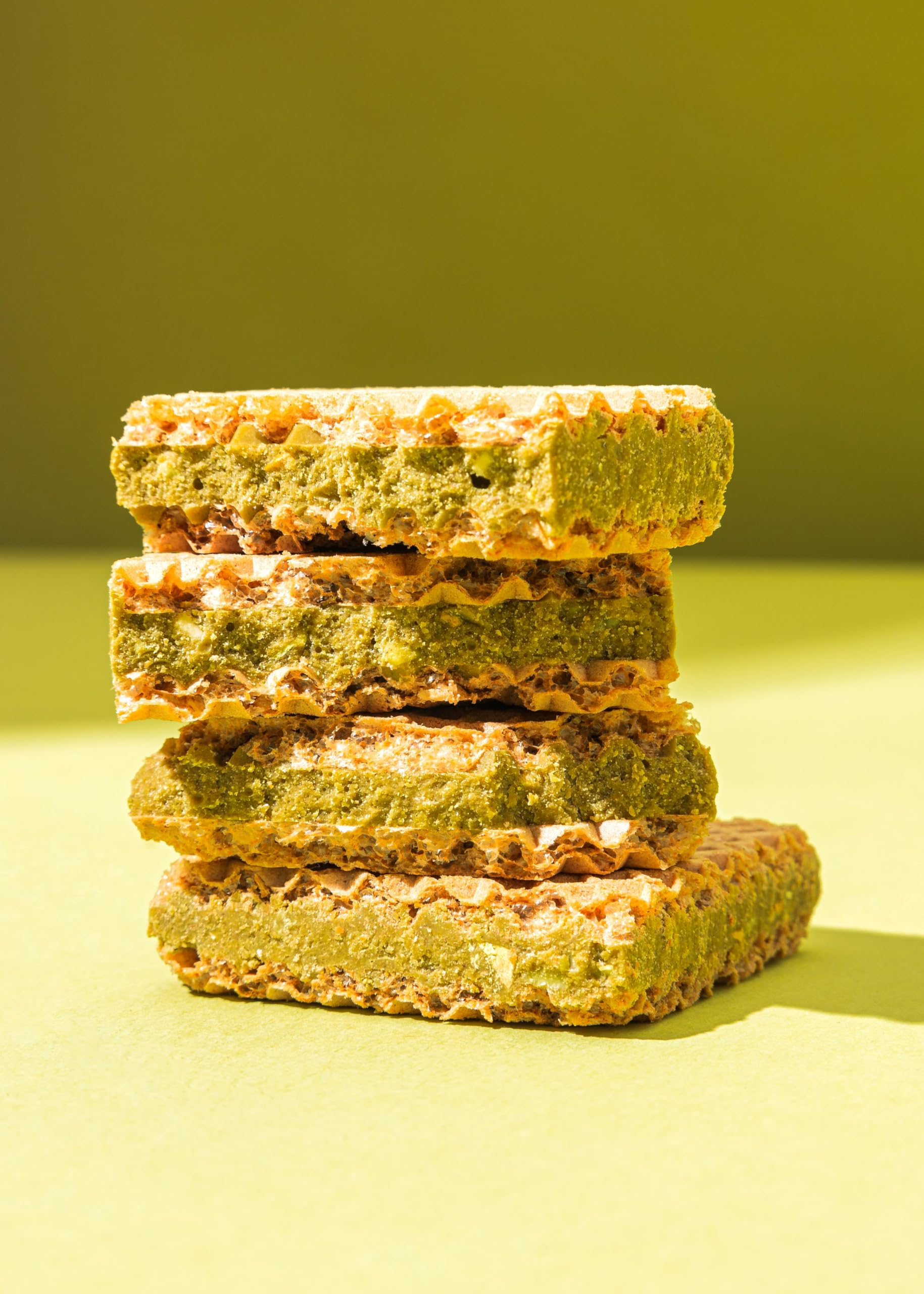 KoRo - Wafer ripieni con crema di pistacchi 22 g – 45% di ripieno ai pistacchi – Cioccolato bianco – Vegan