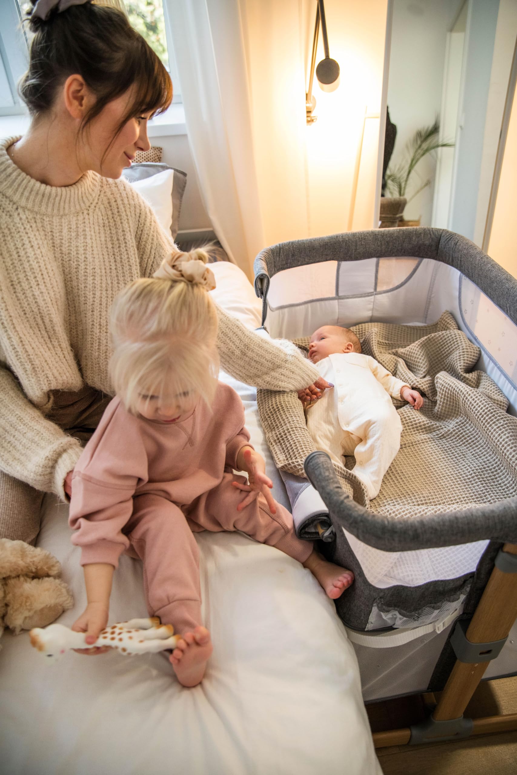 Momi Lit d'enfant Multifonction Smart Bed 4 en 1, lit d'appoint et Parc, jusqu'à 15 kg, réglage hauteur 5 niveaux, avec matelas