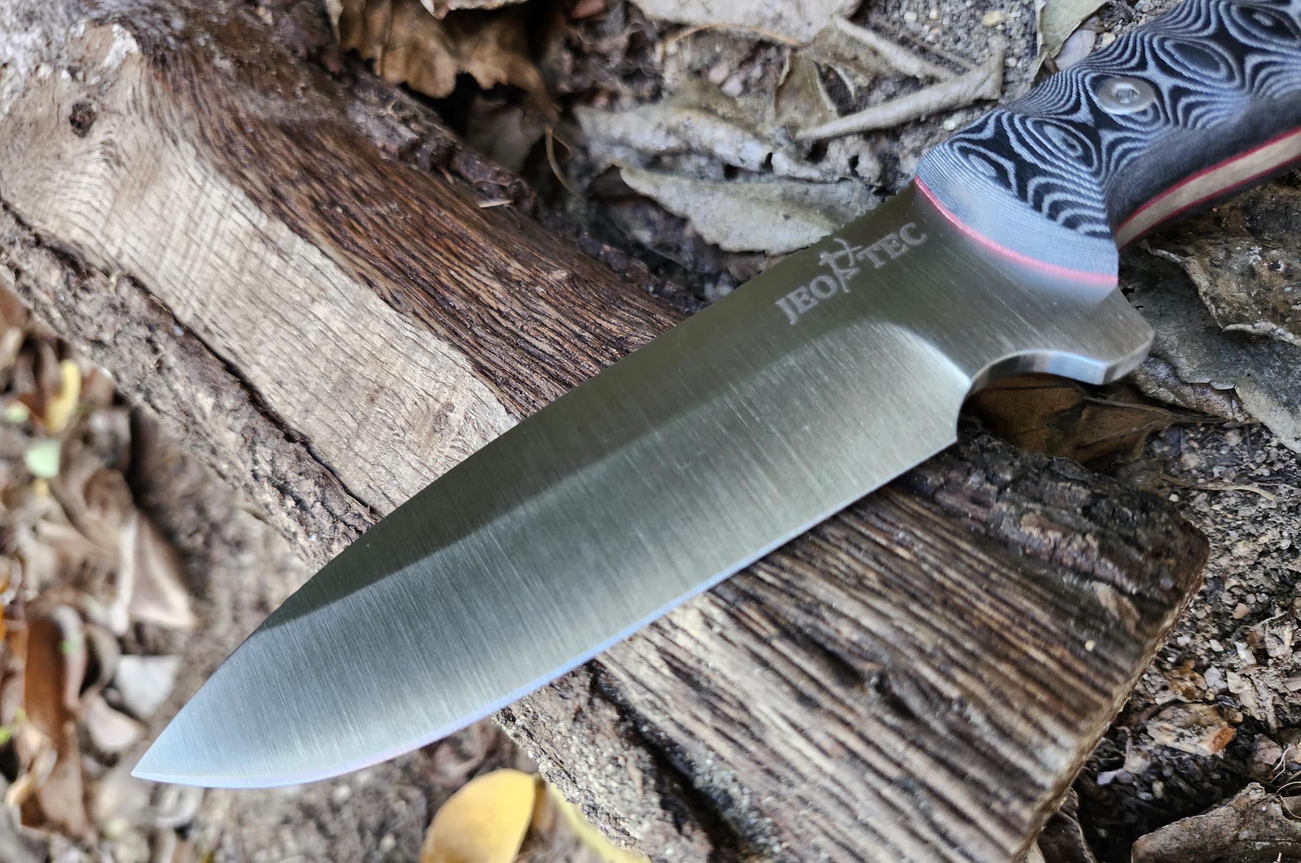 JEO-TEC Nº29 Cuchillo de hoja fija para supervivencia caza monte bushcraft camping outdoor campo - Hoja de 12,5 cm Acero MOVA, Funda de Piel - Fabricado en España
