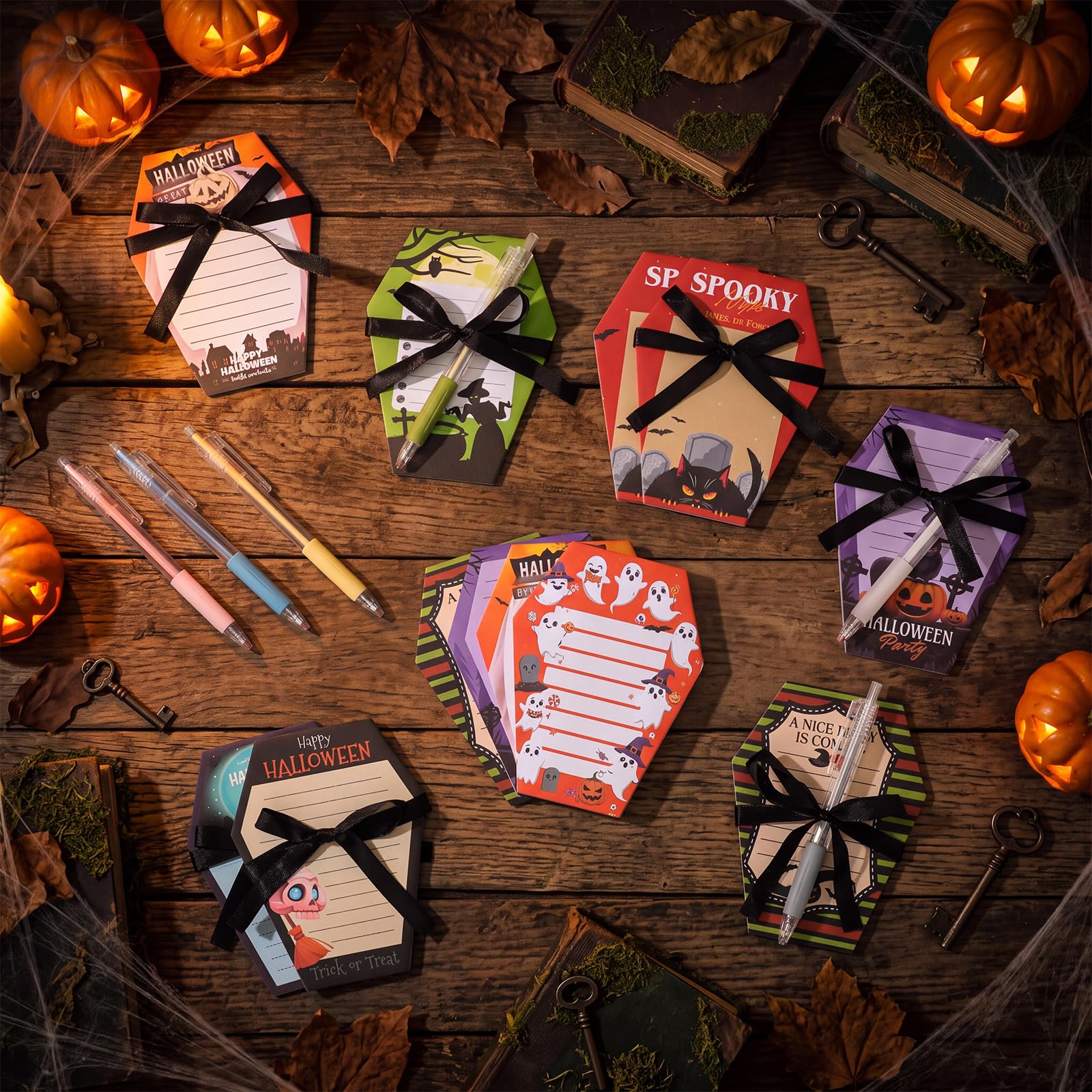 Honoson 48 foglietti adesivi per Halloween e penne autoadesive, set regalo per ufficio, zucca, fantasma, gatto, divertente, strano, spettrale, per adulti, colleghi, forniture per ufficio, 8 stili