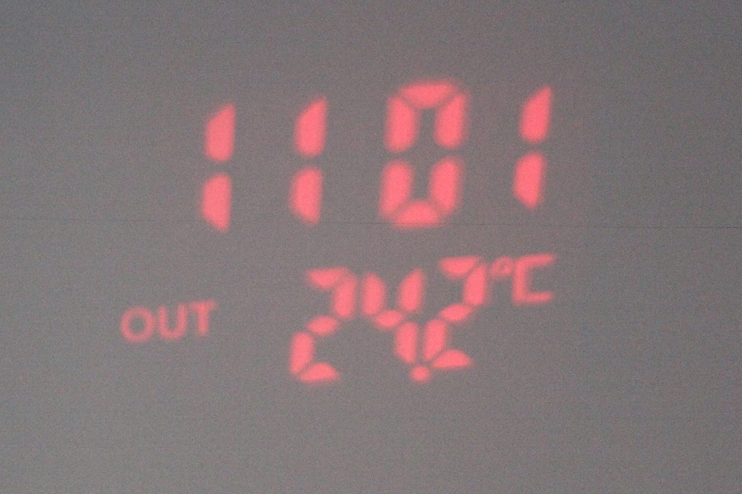 Atlanta Reloj Despertador con proyección por Radio, estación meteorológica con Temperatura, Humedad, previsión meteorológica, Fecha y luz, repetición de Alarma - 1887/19