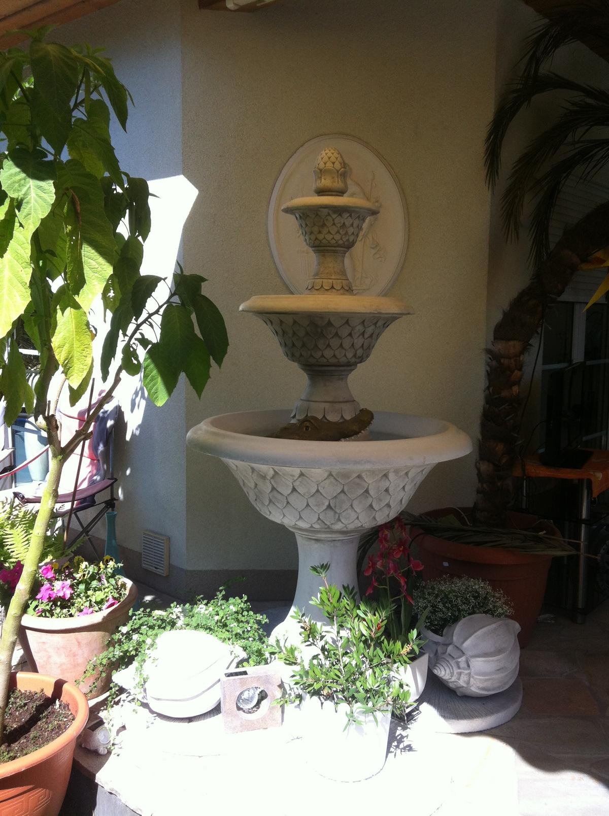 Steinbrunnen Springbrunnen Kaskade Zierbrunnen Brunnen Wasserspiel Gartenbrunnen