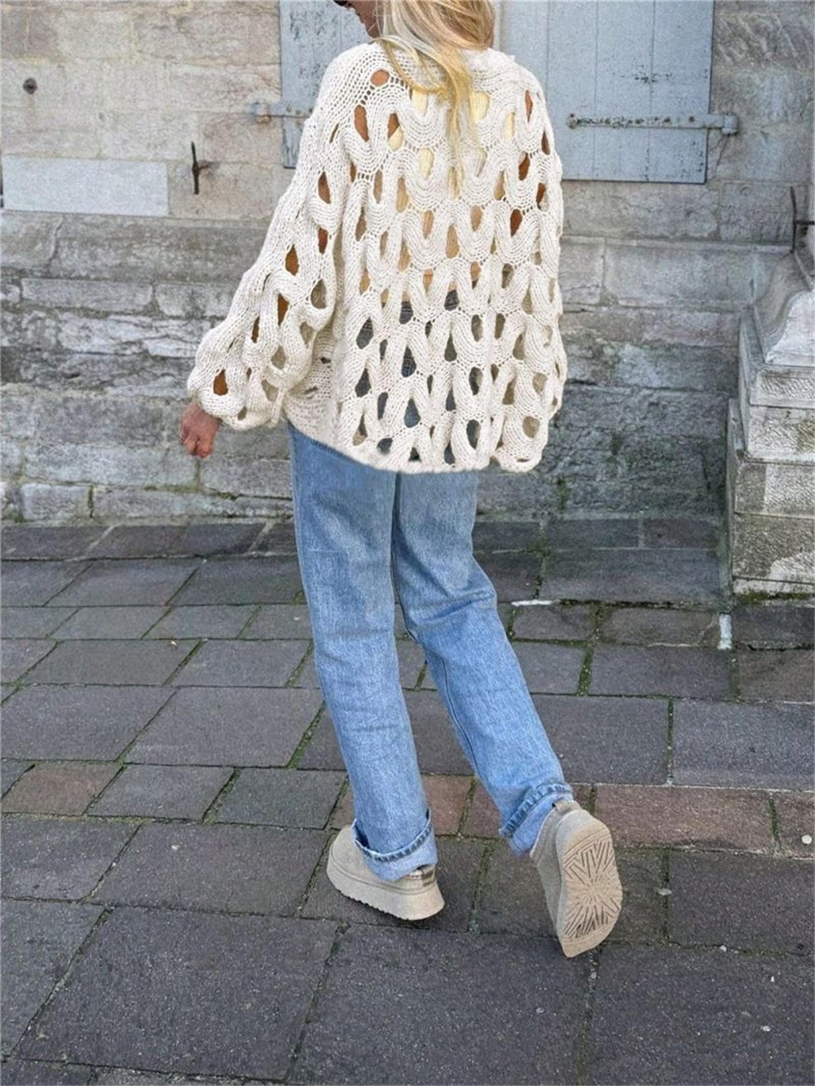 Maglia da Donna a Maniche Lunghe con Scollo Rotondo, Lavorazione Traforata e Inserti in Rete Trasparente, Ideale per Il Tempo Libero in Spiaggia o in Vacanza.