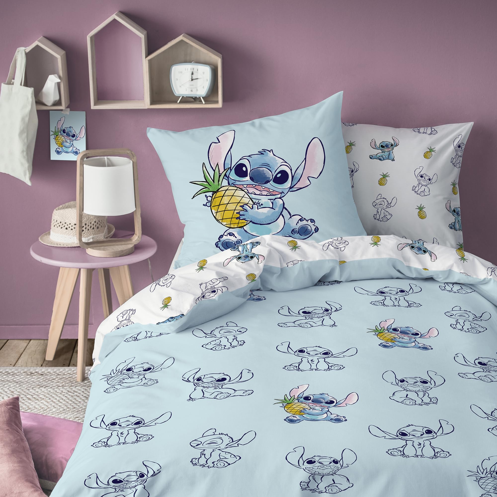 OMYDREAM Disney Home Stitch Ananas Parure de lit Enfant | 100% Coton | Oeko-​TEX | Housse de Couette 140x200cm + 1 Taie d'oreiller 63x63cm | Imprimé Mixte | Bleu/​Blanc