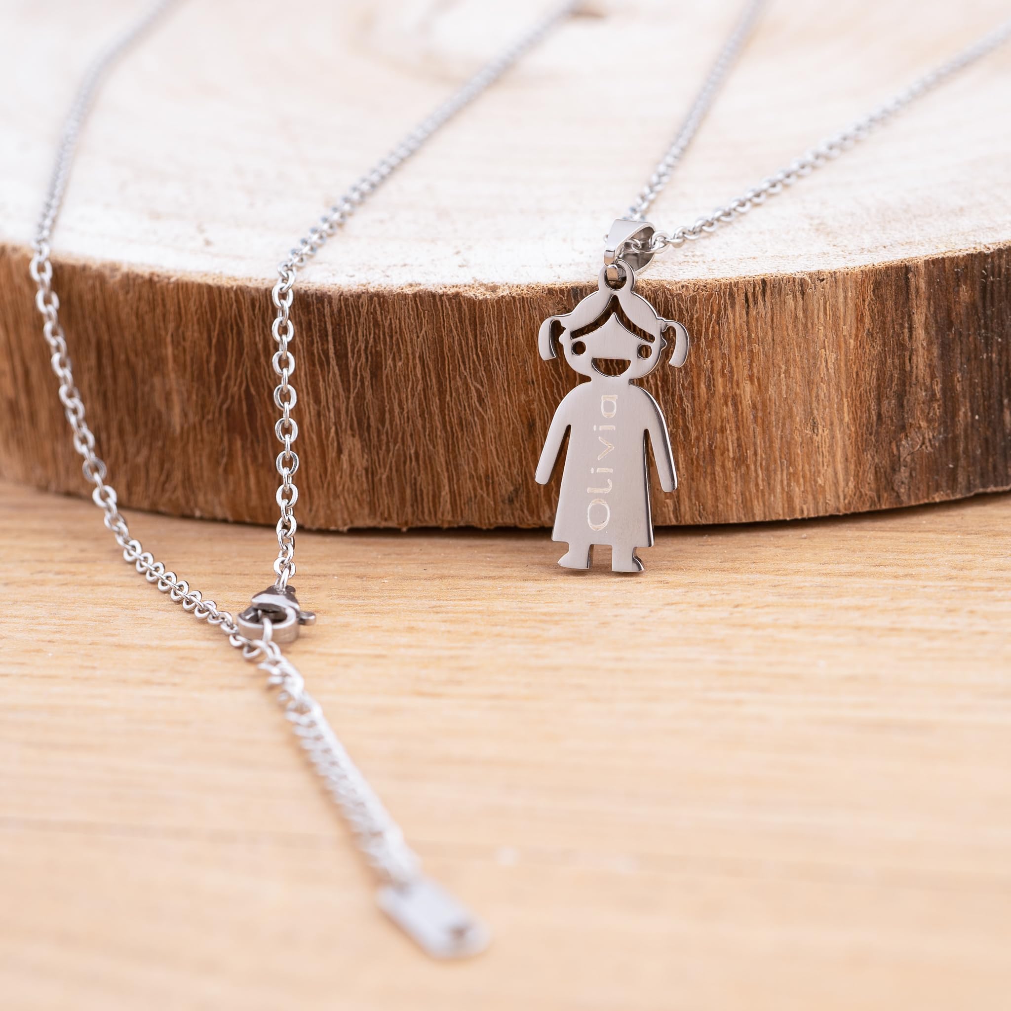 Wanapix | Colgantes Grabados con Figuras de Niños y Niñas | Personaliza ambos lados con Textos Grabados | Modelo Niño o Niña | Colgante Personalizado de Acero Inoxidable