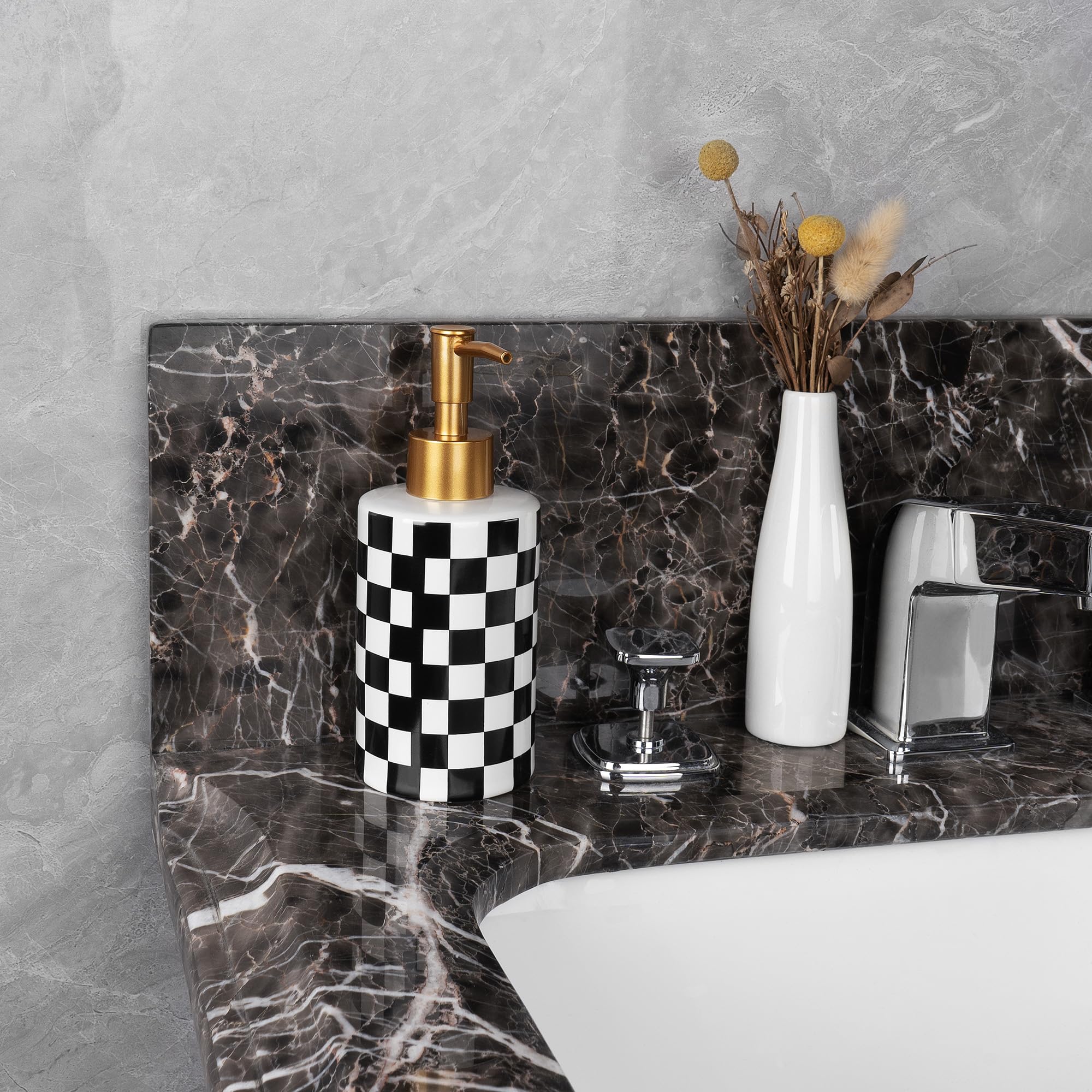 Set di 2 dispenser per sapone da bagno, 300 ml, in ceramica a scacchiera, con pompa dorata, per lavello della cucina, piano di lavoro del bagno (nero bianco)