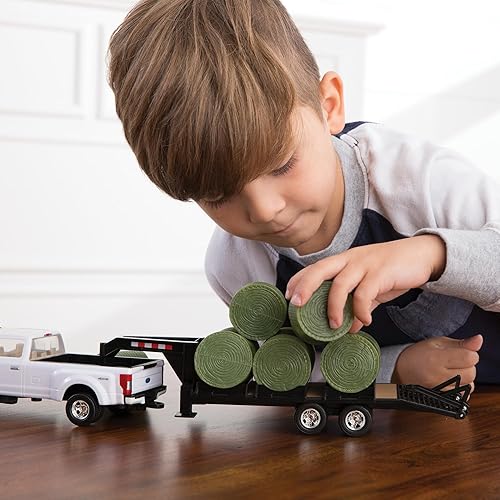 Miniatura 2 de TOMY John Deere - Pastilla Ford con remolque de cuello de cisne con pacas y soporte para balas, blanco, verde, unisex para niños