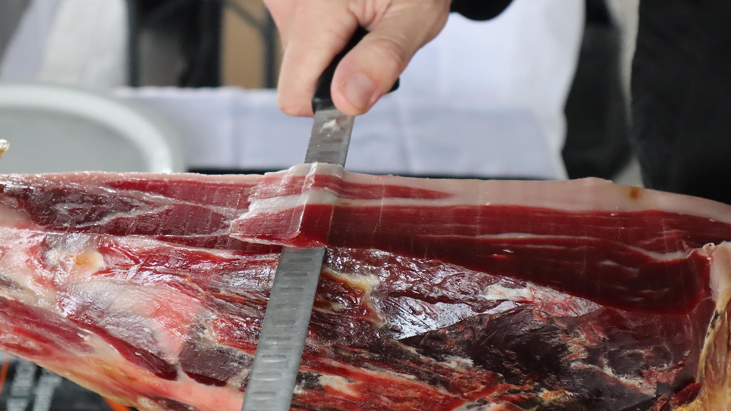 Corsevilla - Confezione di Jamón Ibérico di Bellota a Fette 100% - Spalla affettata 100% iberica di bellota - Prosciutto Crudo - Prosciutto Pata negra - Salumi - 12 pezzi - 100 grammi per confezione.
