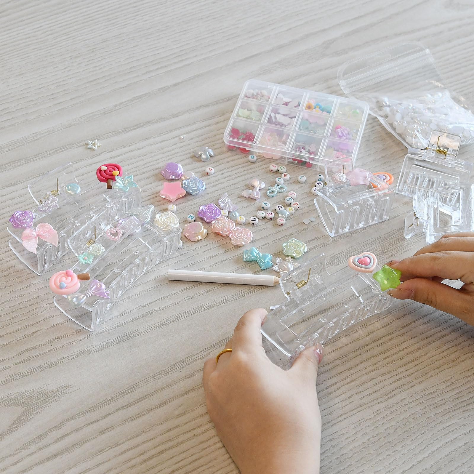 FREEBLOSS Set di 10 pinze per capelli fai da te 2 misure rettangolo trasparente acrilico con perline alfabeto stella lecca-lecca barocco per creativi fatti a mano favori festa