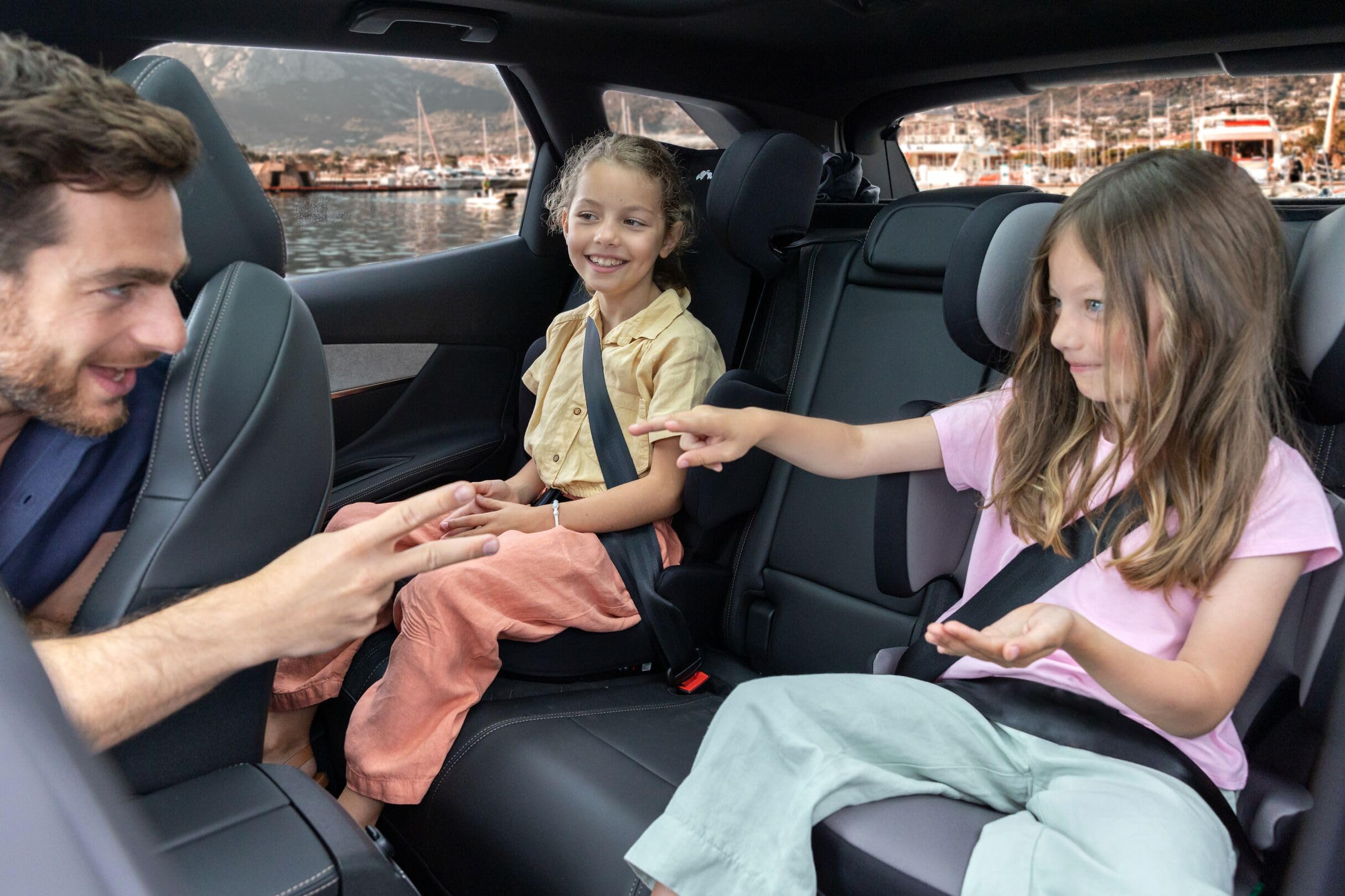 Bebeconfort Hera Fix i-Size Seggiolino con schienale, ISOFIX, I-Size, Installazione con cintura di sicurezza, compatto e leggero, da 3,5 anni fino a 12 anni, 15-36 kg, 100-150 cm, Mineral Black