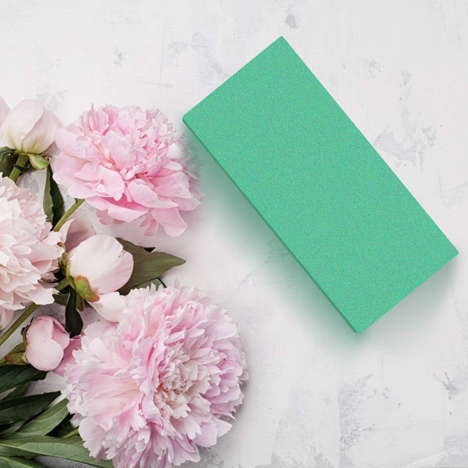Spugna per Fiori a Forma di Scritta LOVE – Composizioni Floreali Uniche