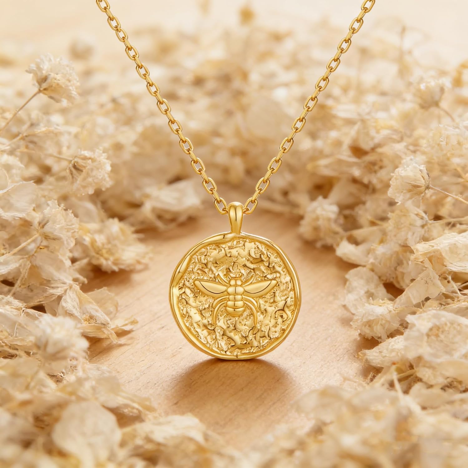 YUJIE 18K Gold Plated Bee Coin Necklace for Women - Vintage Embossed Medallion Delicate Round Pendant Dainty Italian Style Layering Chain, Cute Honey Bee Charm Birthday Gifts for Her Mom