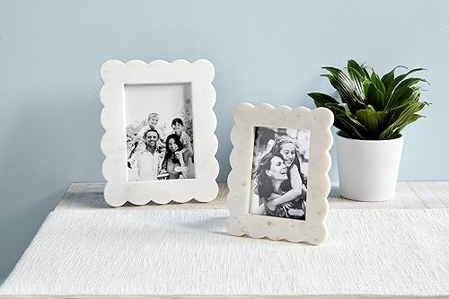 Vista 2 de Mud Pie Marco de mármol festoneado, pequeño, 4x6