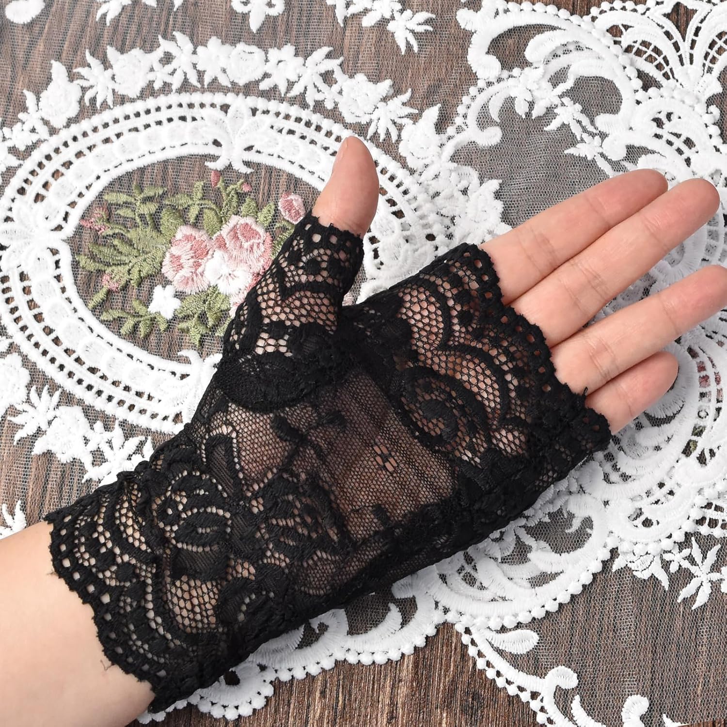 Women Lace Gloves Floral Pattern Short Glove for Wedding Prom Party Costume - Image 3