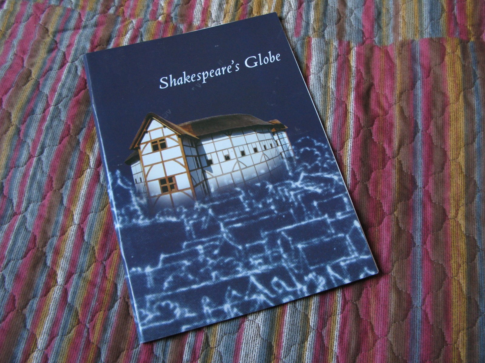 Shakespeare's Globe: The Guide Book