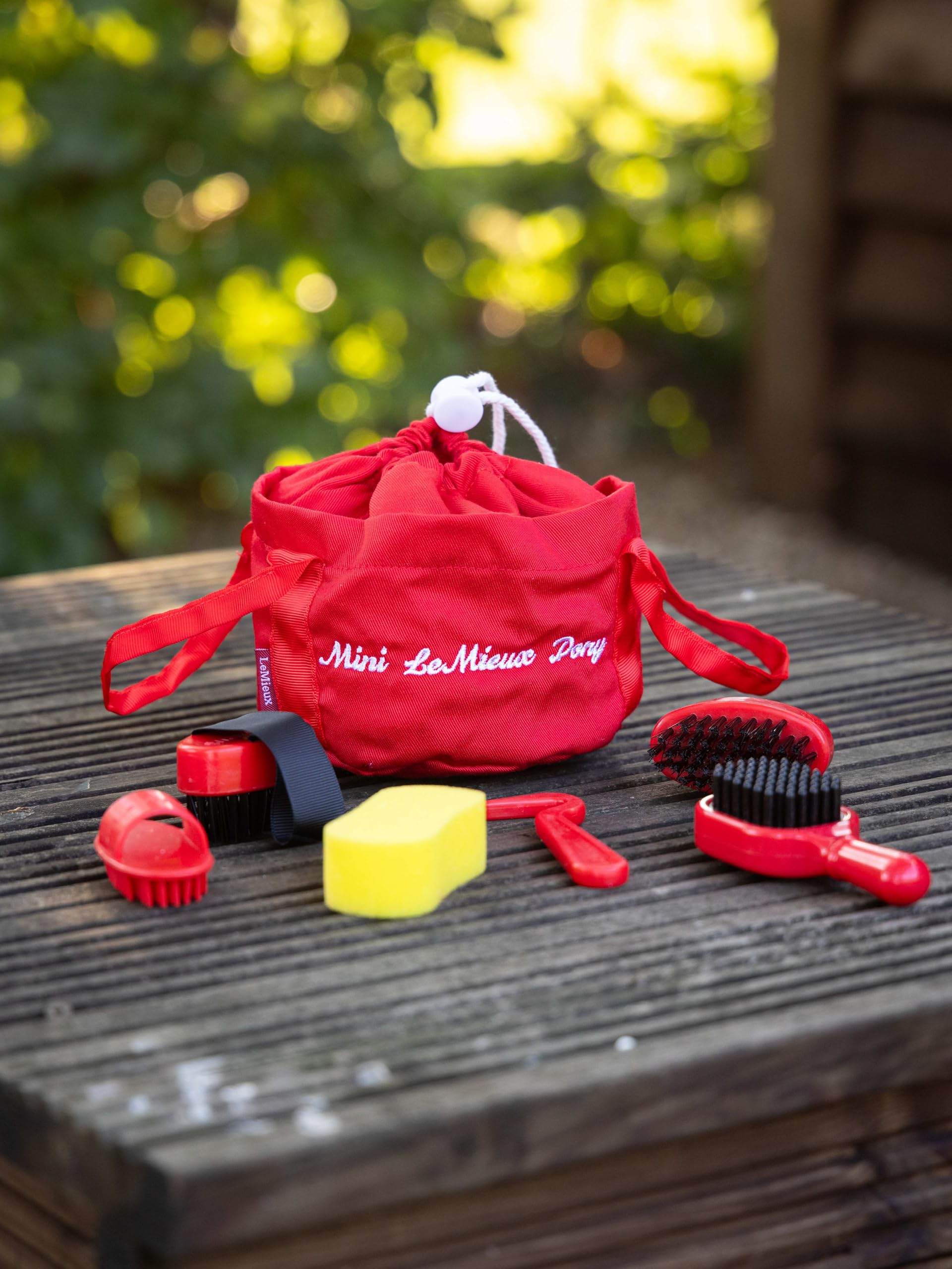 LeMieux Toy Pony Grooming Kit Ember – include spazzole, pettine per curry, spugna, groviglio e zoccoli – Conservare in mini borsa con coulisse – adatto per bambini dai 3 anni in su