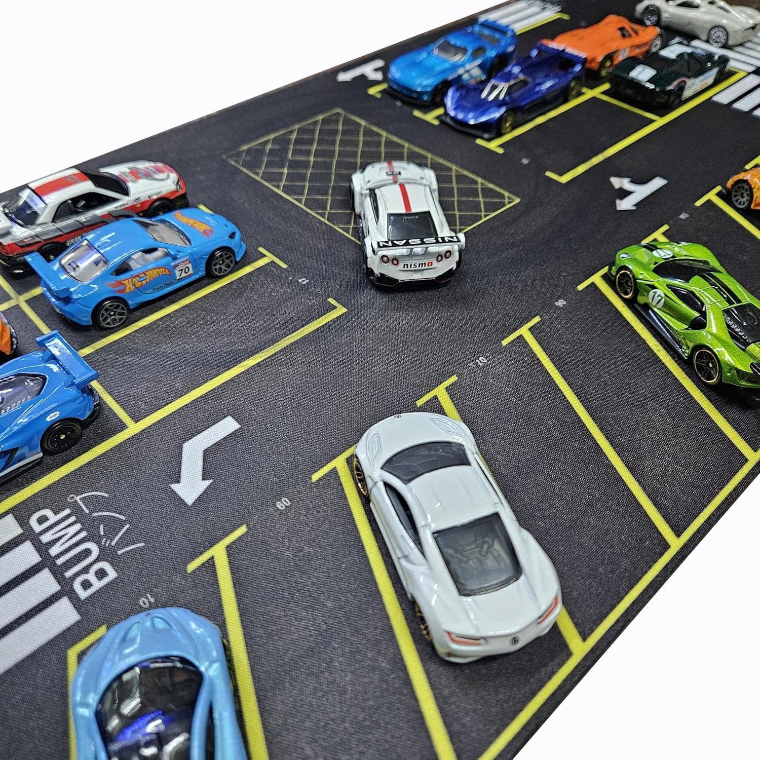 Moto Apparels Street Soul | Parking lot mat Diorama for 1/64 Scale Cars (Hotwheels,minigt,majoratte, etc) Large Size 11X22 inches **Cars not Included — Amazon image 4