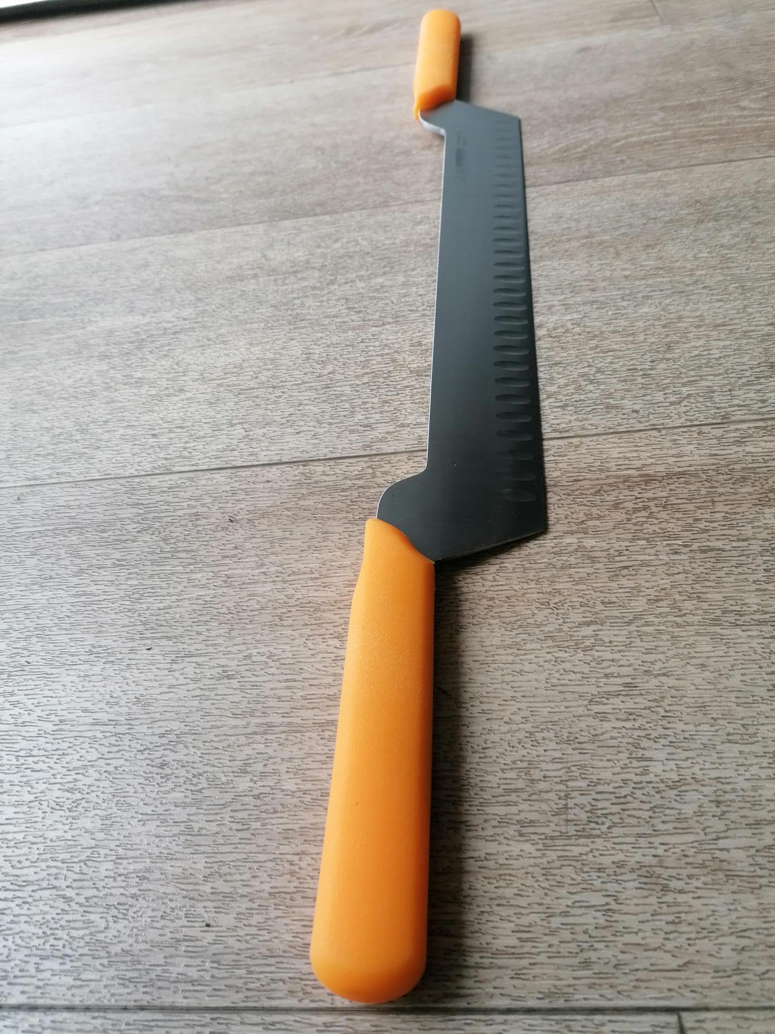 Giesser Johannes Messerfabrik - Made in Germany - Käsemesser Kullenschliff Doppelgriff, Gelb, 30 cm