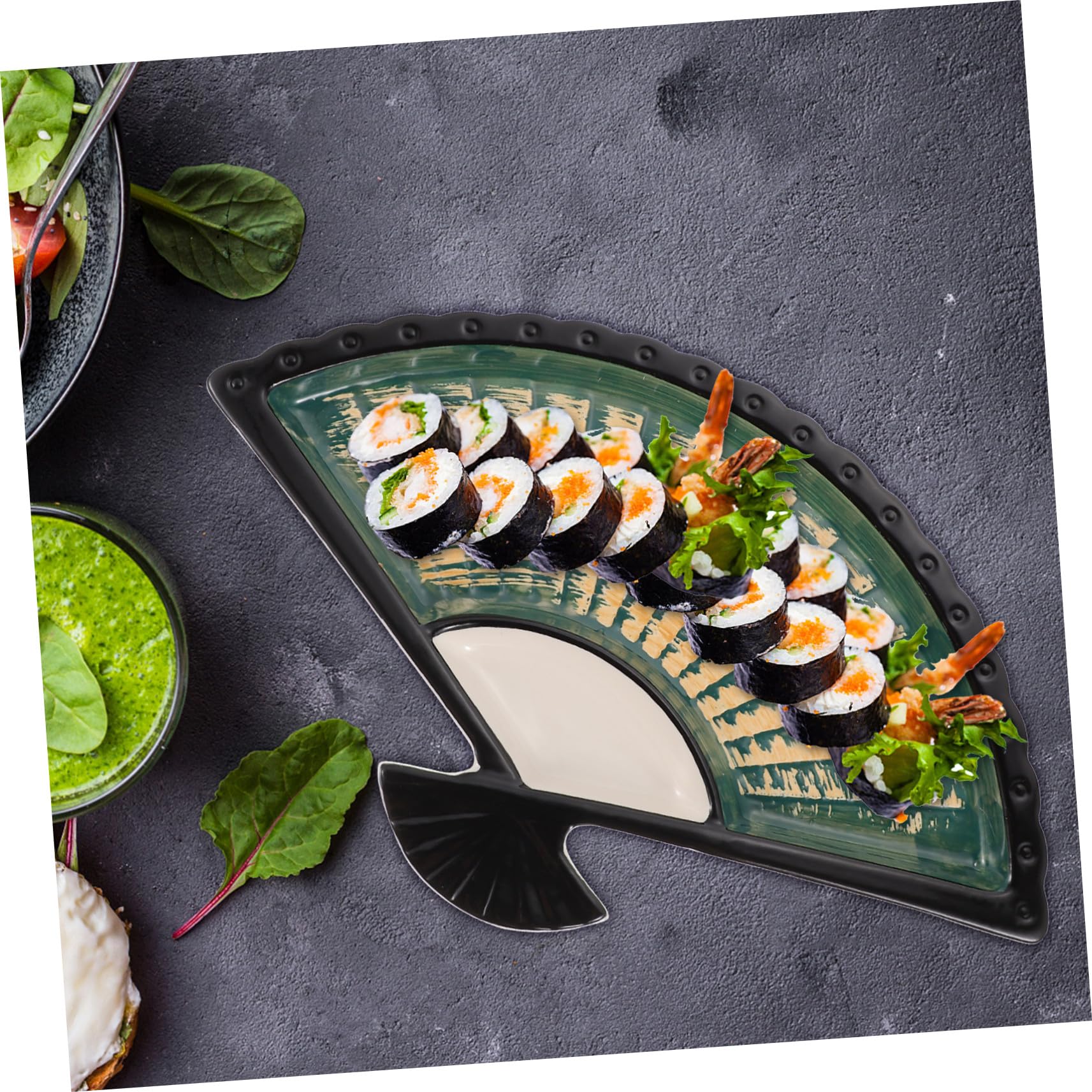 Assiette à Sushi en Céramique Verte, Forme Sectorielle | Finition Soignée, Usage Hôtel et Restaurant, Atmosphère Culinaire Orientale