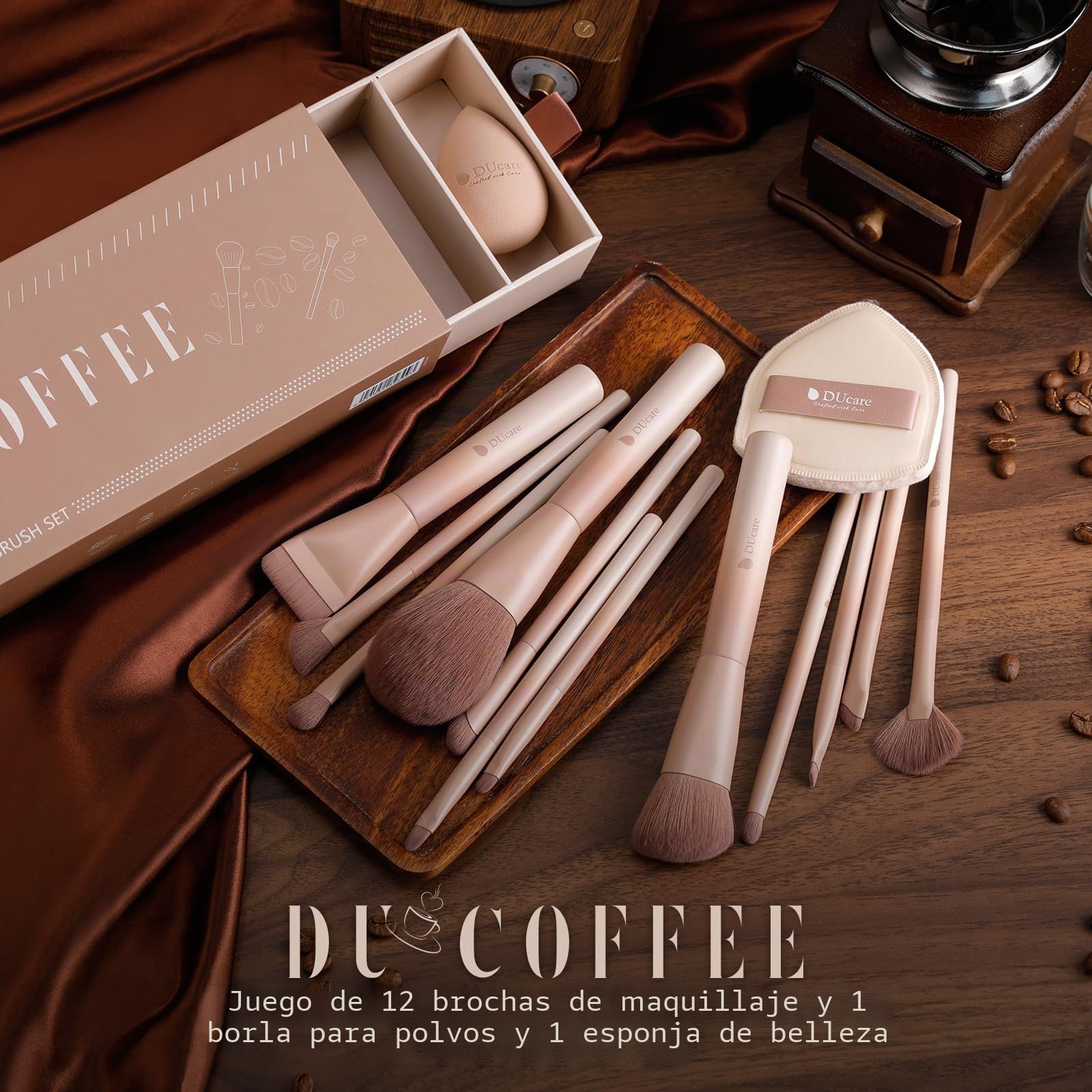 DUcare Juego de regalo de maquillaje de 14 piezas, set de 12 pinceles de maquillaje serie café con 2 esponjas de maquillaje para mezclar base, polvo facial, rubor, sombras de ojos