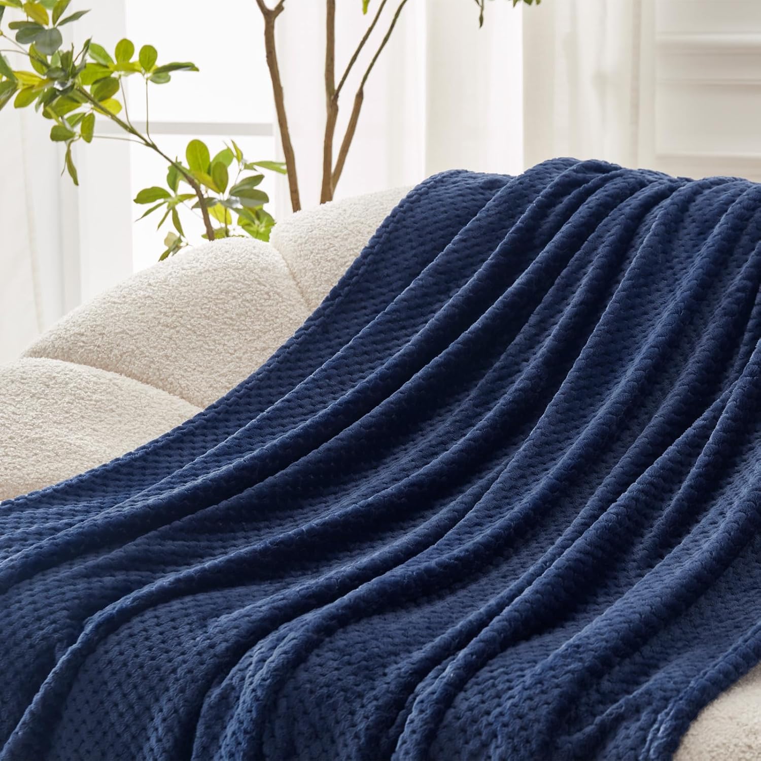 Exclusivo Mezcla Fleece Throw Blanket Extra Large, Super Soft and Warm Blankets for Couch, Sofa and Bed Waffle Textured, Cozy, Fuzzy and Lightweight (Navy Blue, 50x70 Inches) - Image 3