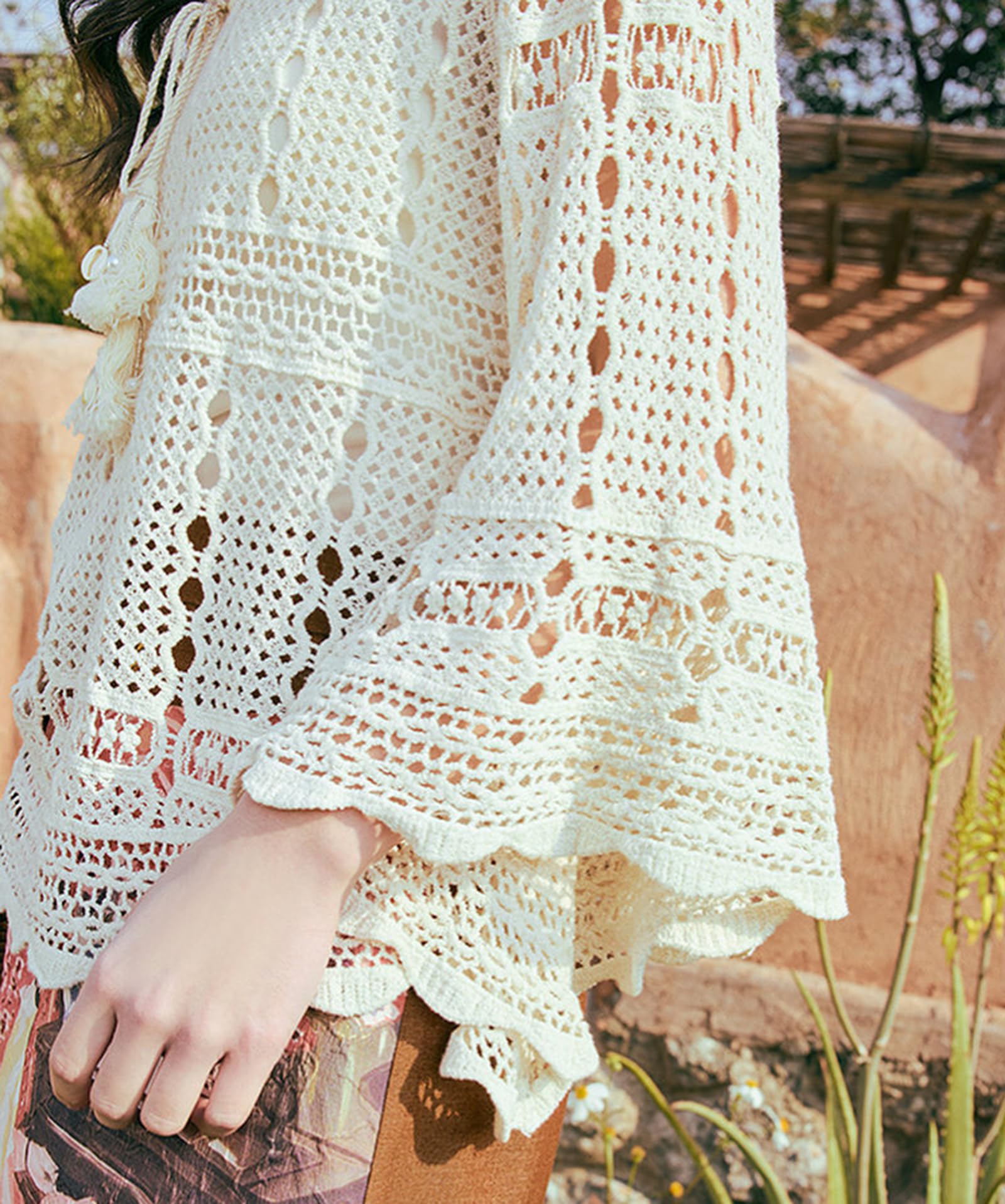 Top Copricostume da Donna In Maglia di Cotone Lavorato All'Uncinetto Stile Boho Con Maniche A Campana Trama Traforata e Cintura Inclusa