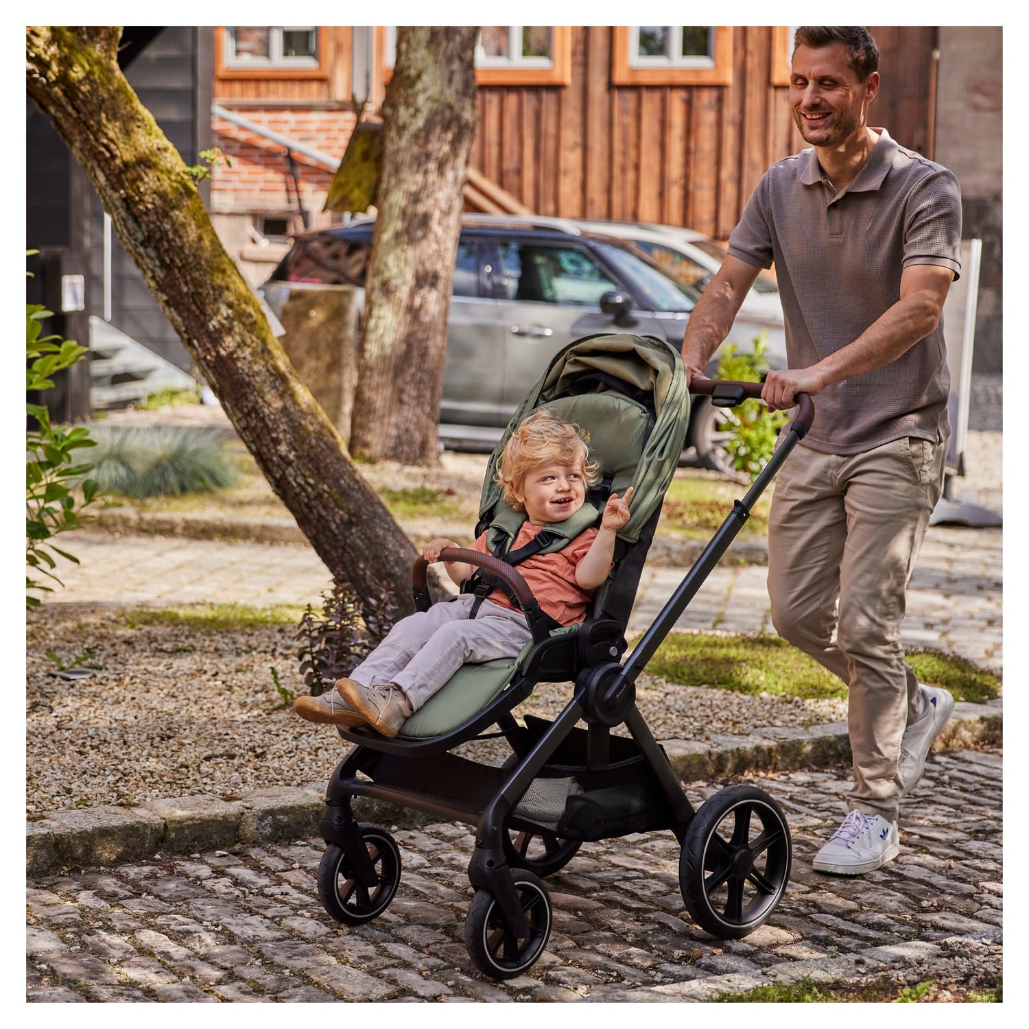 hauck Comfort N Care Set Cochecito 2in1 | Carrito Bebé desde Nacimiento hasta 22 kg - Capazo XL - Ruedas de Goma con Suspensión - Silla de Paseo Ligera Reversible y Reclinable - con Adaptador - Oliva