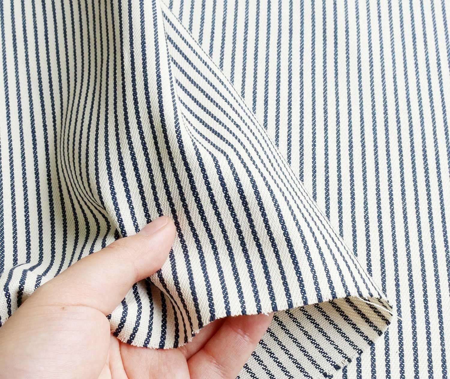 Amazon Co Jp Nbk ヒッコリーストライプ柄生地 110cm幅 2m切売カット 2a白 紺 Ich1015 2a 手芸 ハンドメイド用品 ホビー 通販