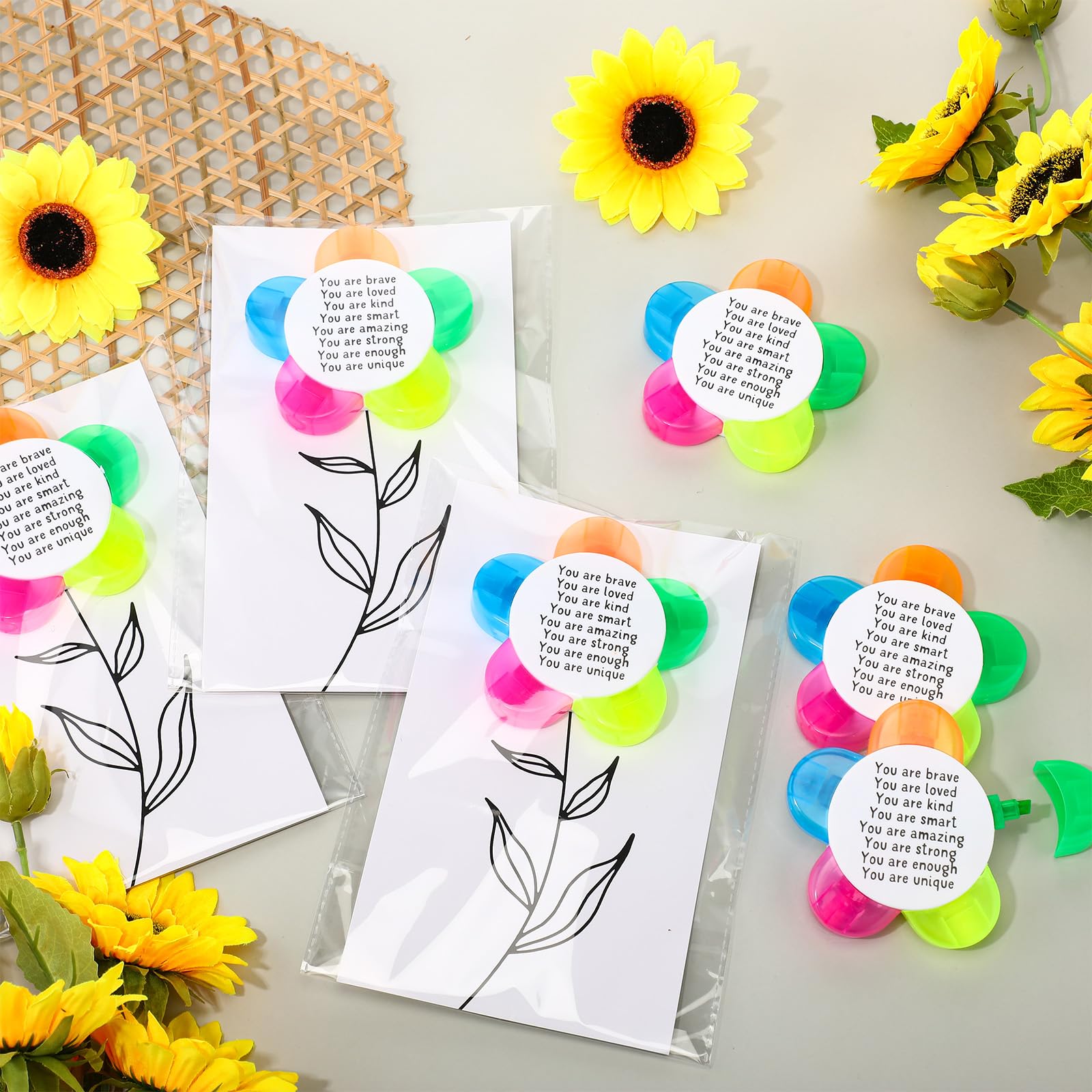 AmazingSpark 12 juegos de resaltadores de flores de pétalos con bolsas de tarjetas, Brave