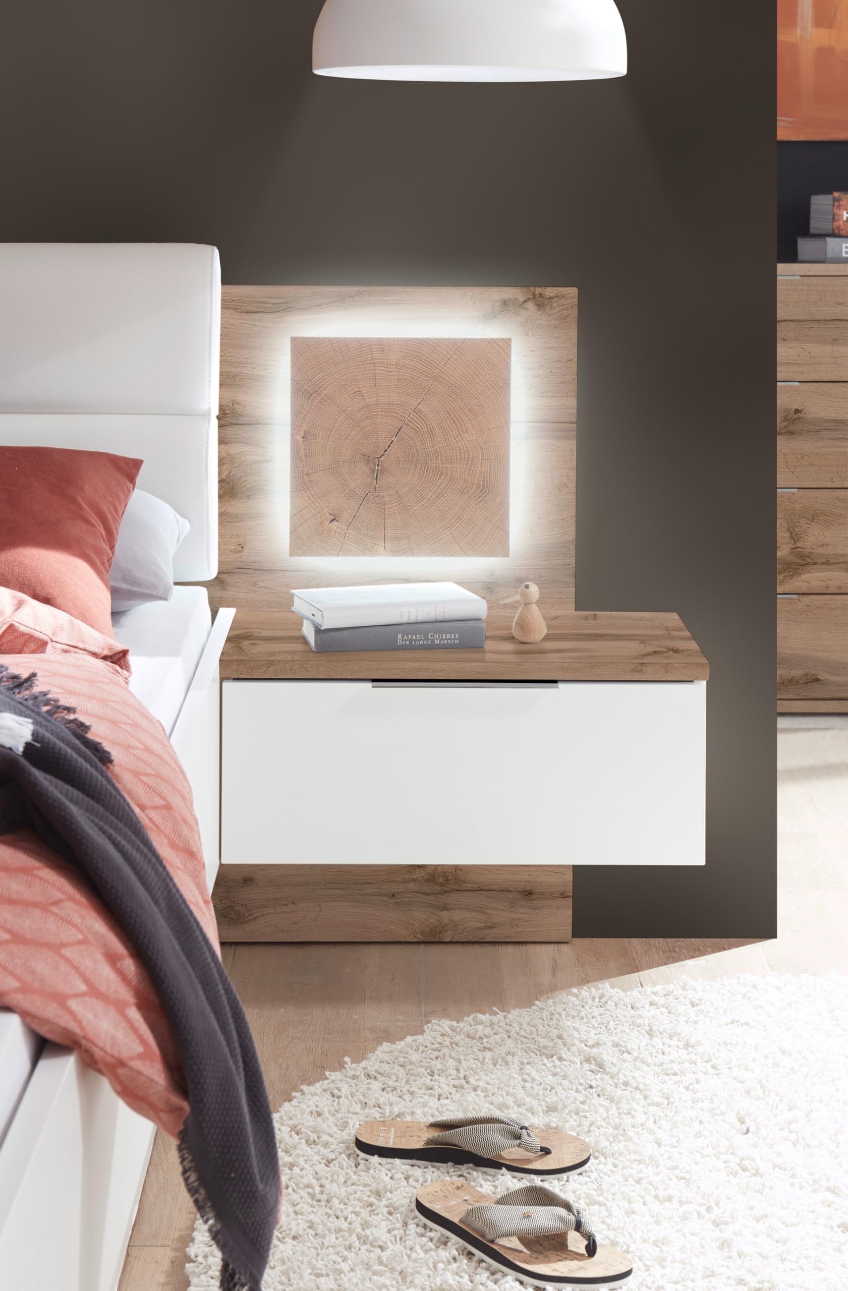 Stella Trading Capri Stilvolle Doppelbett Bettanlage mit LED-Beleuchtung 180 x 200 cm - Schlafzimmer Komplett-Set in Wildeiche-Optik, Weiß - 305 x 96 x 205 cm (B/H/T)