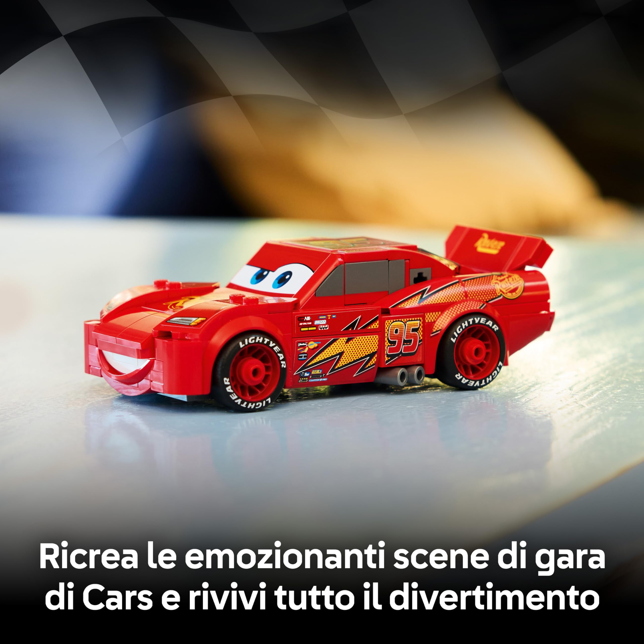 LEGO Speed Champions Saetta McQueen - Macchina da Corsa Giocattolo - Kit di Modellismo da Collezione - Idea Regalo Disney per Bambini e Bambine da 9 Anni in su Fan del Film Pixar Cars - 77255