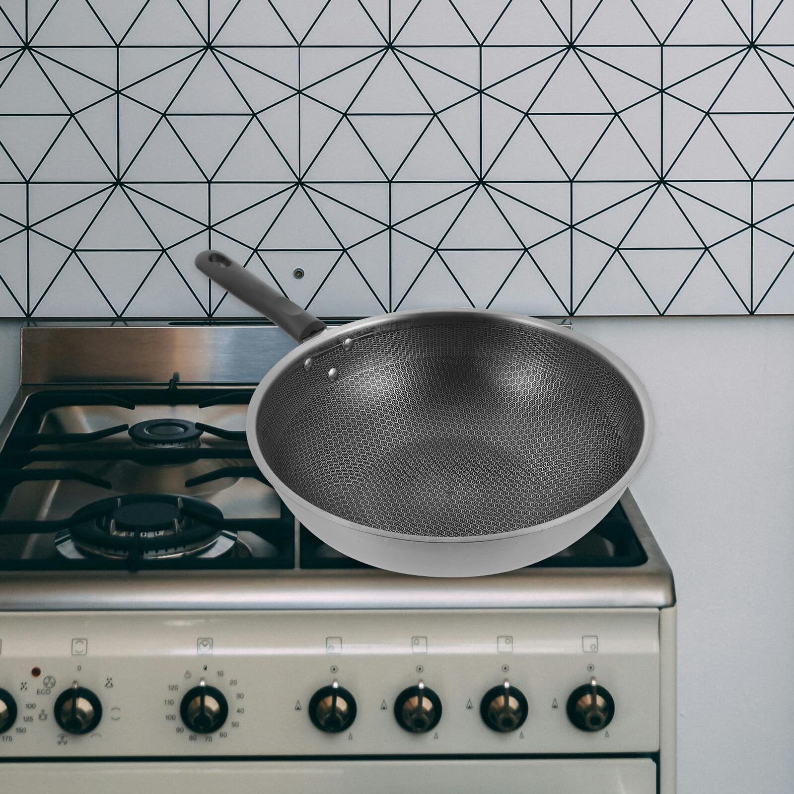 Ipetboom Padella in Acciaio Inox 32 Cm a Nido D’ape Antiaderente Manico Ergonomico, Leggera e Resistente, Adatta a Piani Cottura a Induzione, Gas Ed Elettrici Per Cucina Domestica Quotidiana