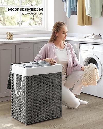 Miniatura 2 de SONGMICS Canasta para la ropa sucia con tapa, cesta de 23.8 galones (90 L) de ratán sintético para ropa con tapa y asas, plegable, forro extraíble